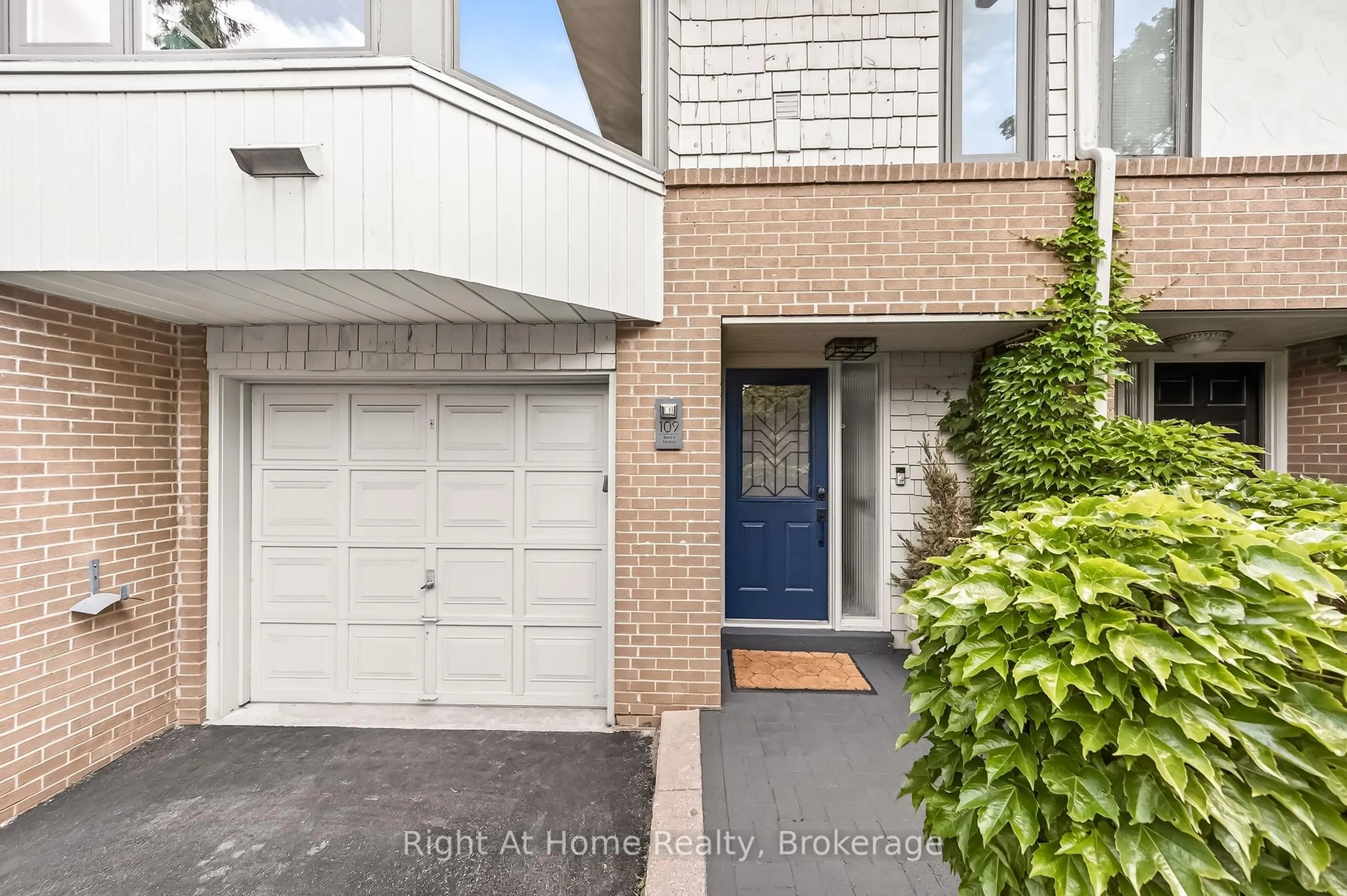 Unknown for 109 Brant St, Oakville Ontario L6K 2Z7