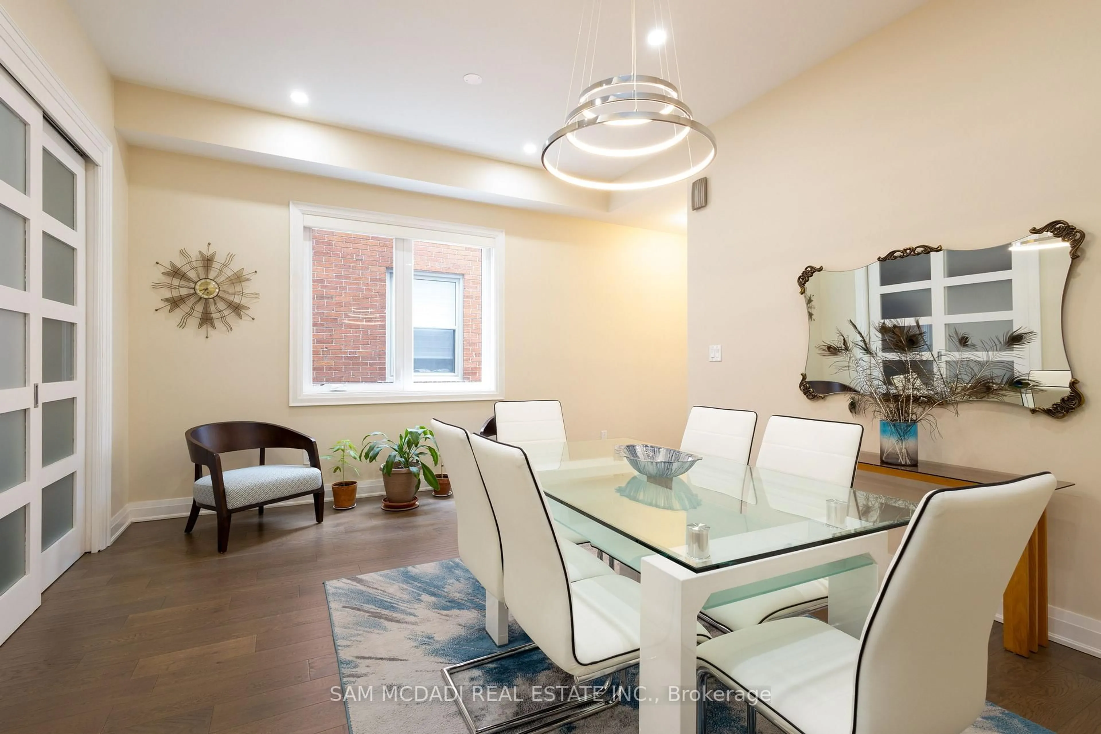 Dining room, unknown for 35A Broadview Ave, Mississauga Ontario L5H 2S8