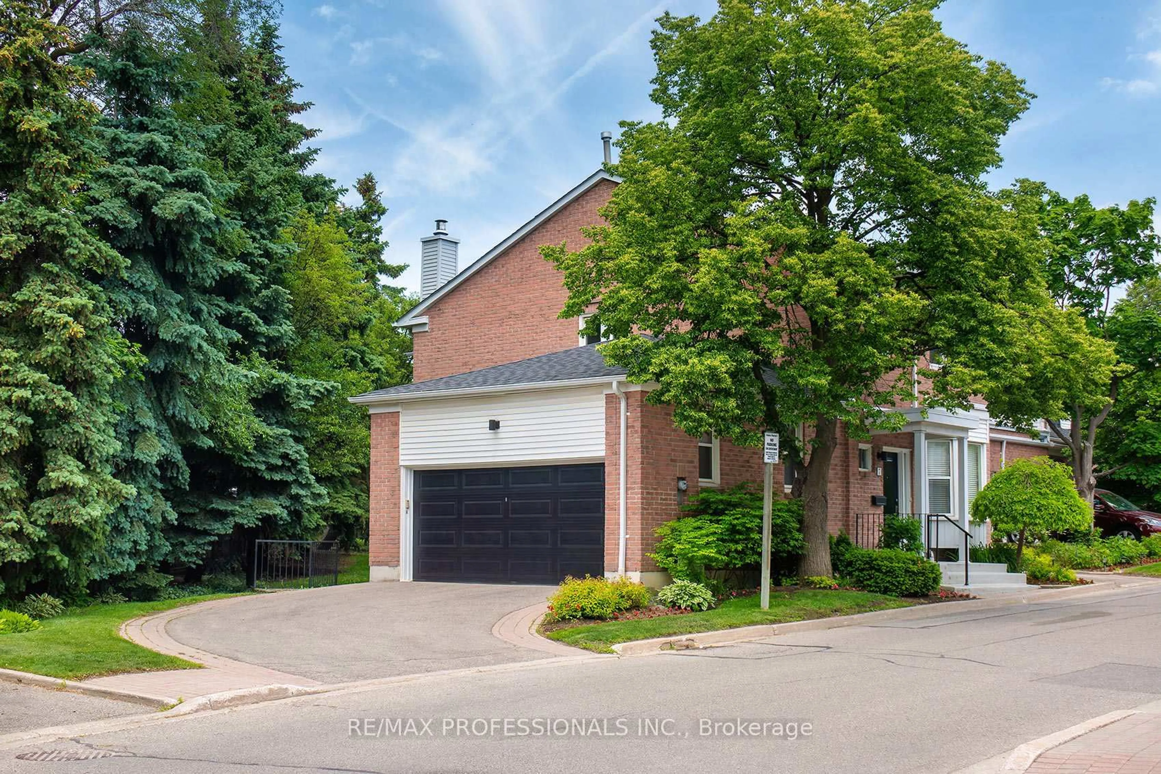 Home with brick exterior material, street for 7 Tamarack Circ, Toronto Ontario M9P 3T9
