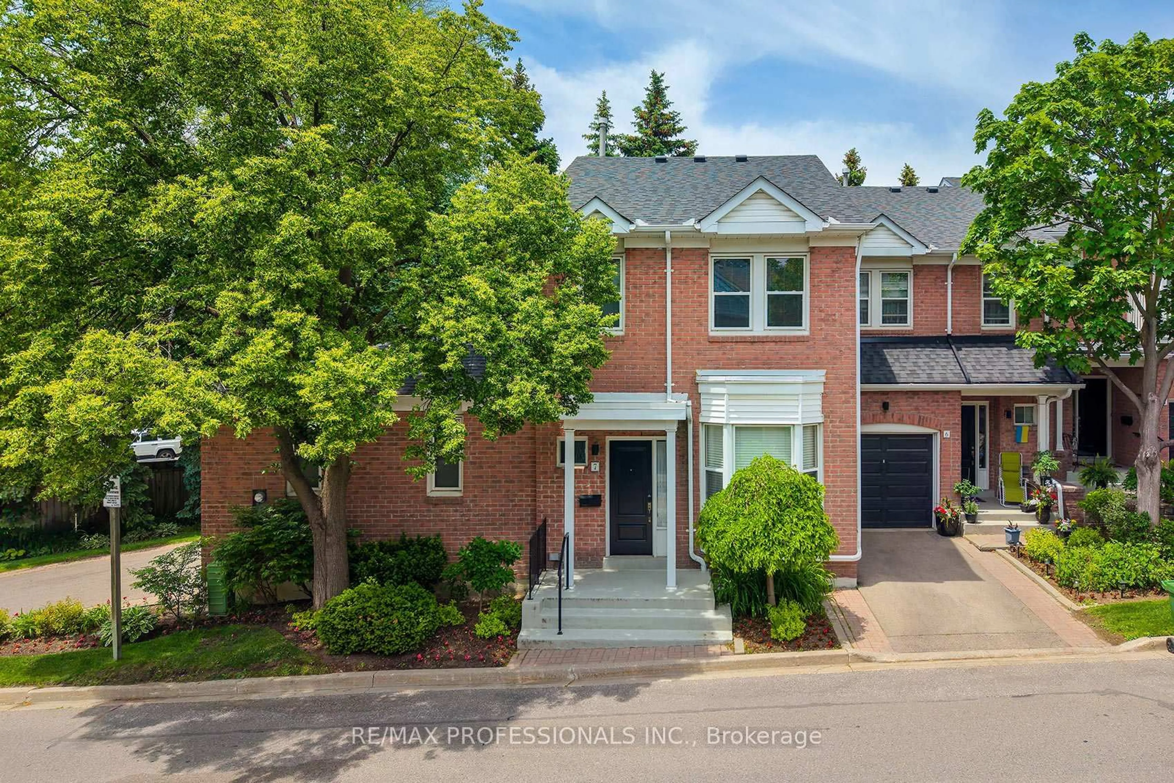 Home with brick exterior material, street for 7 Tamarack Circ, Toronto Ontario M9P 3T9