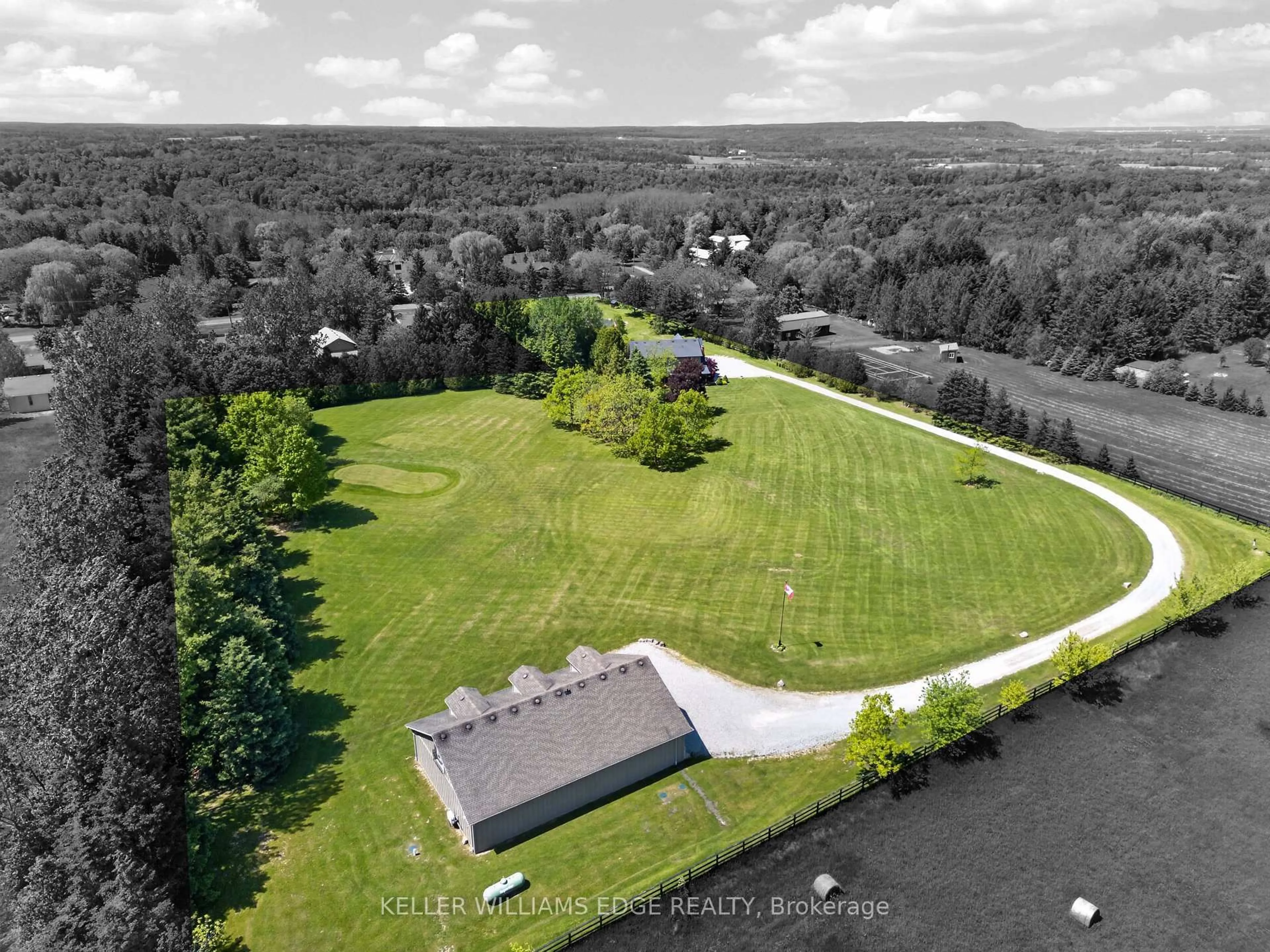 A pic from outside/outdoor area/front of a property/back of a property/a pic from drone, water/lake/river/ocean view for 2264 Britannia Rd, Burlington Ontario L7P 0G2