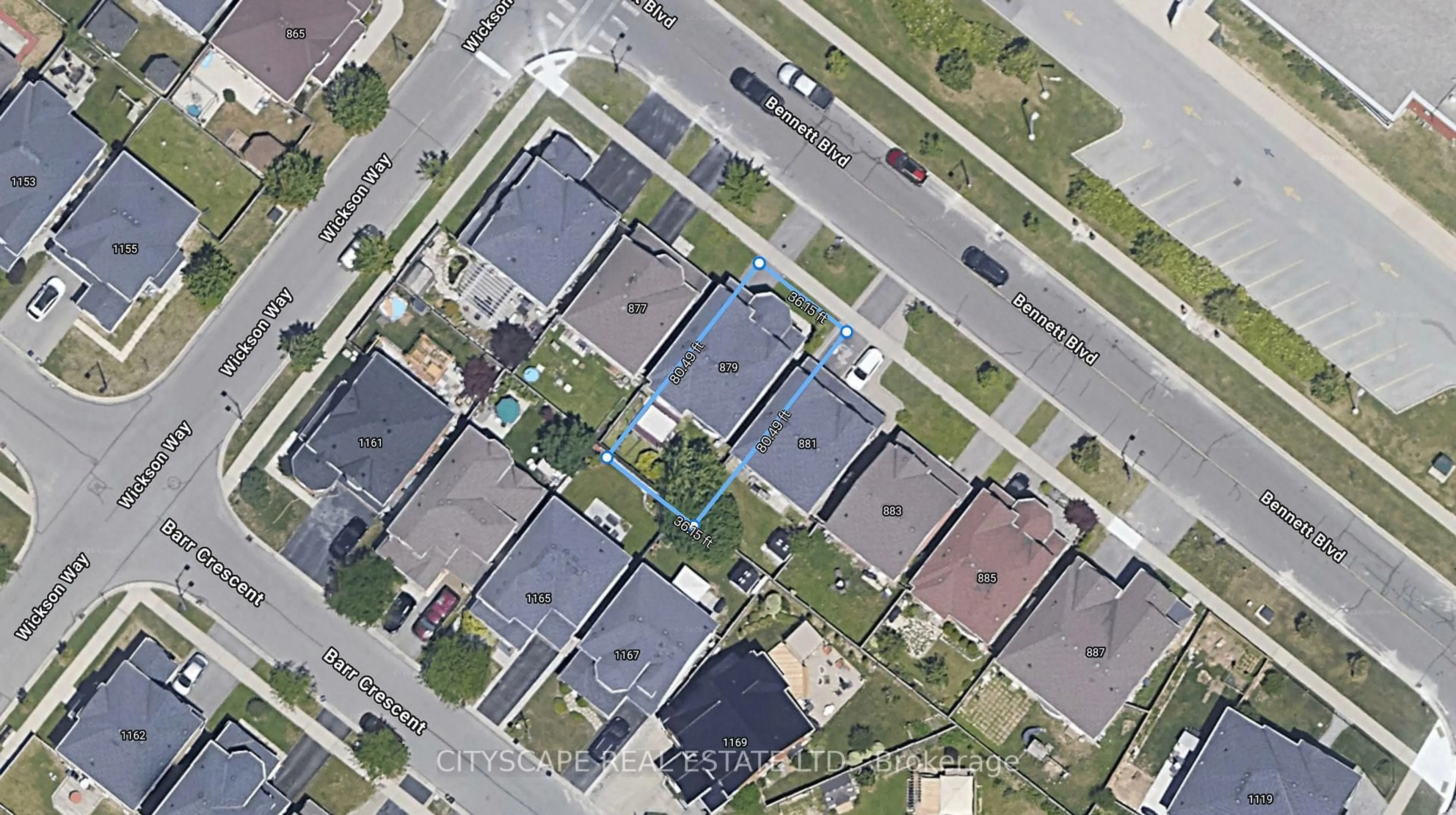 A pic from outside/outdoor area/front of a property/back of a property/a pic from drone, street for 879 Bennett Blvd, Milton Ontario L9T 6X9