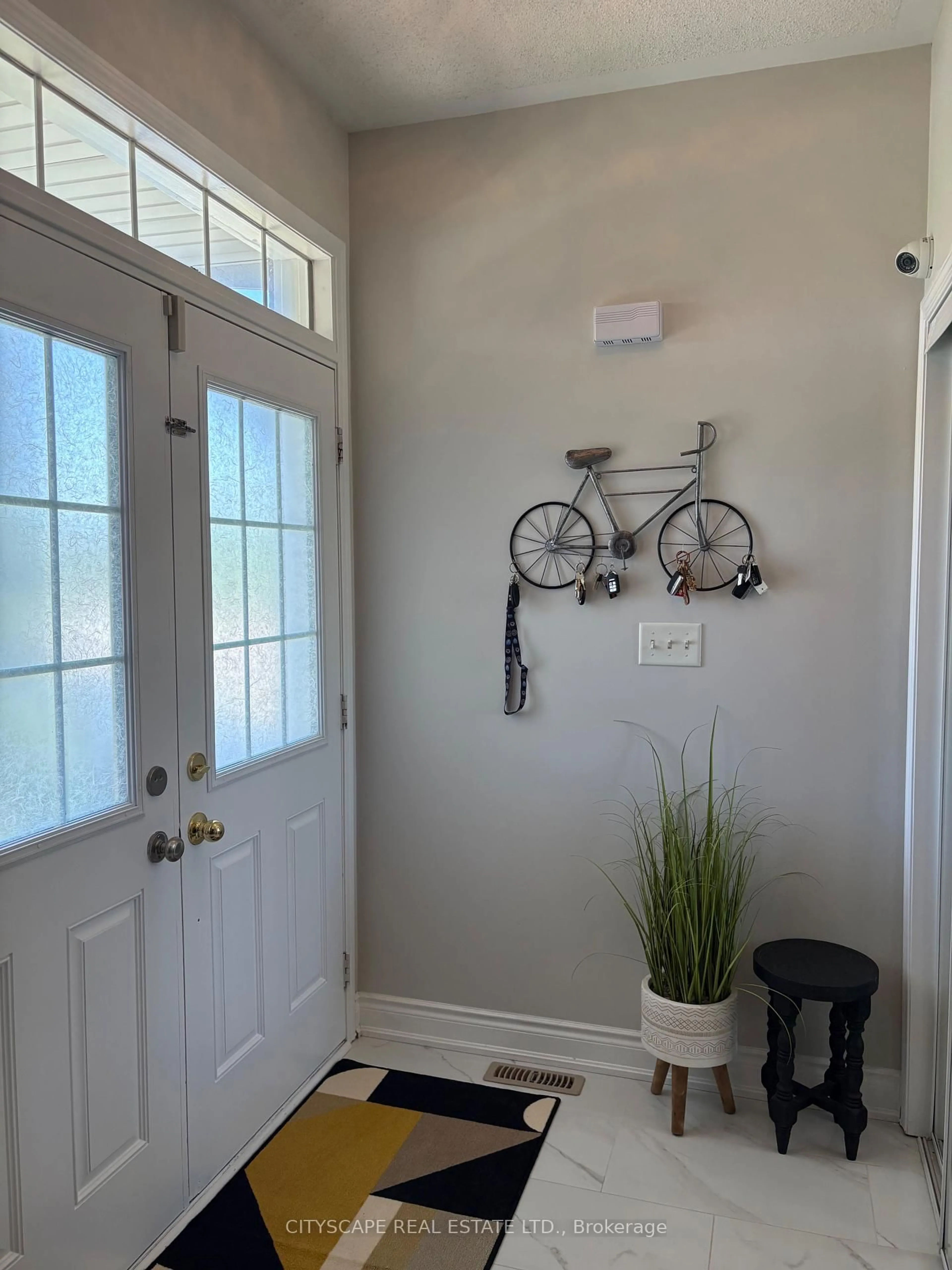 Indoor entryway for 879 Bennett Blvd, Milton Ontario L9T 6X9