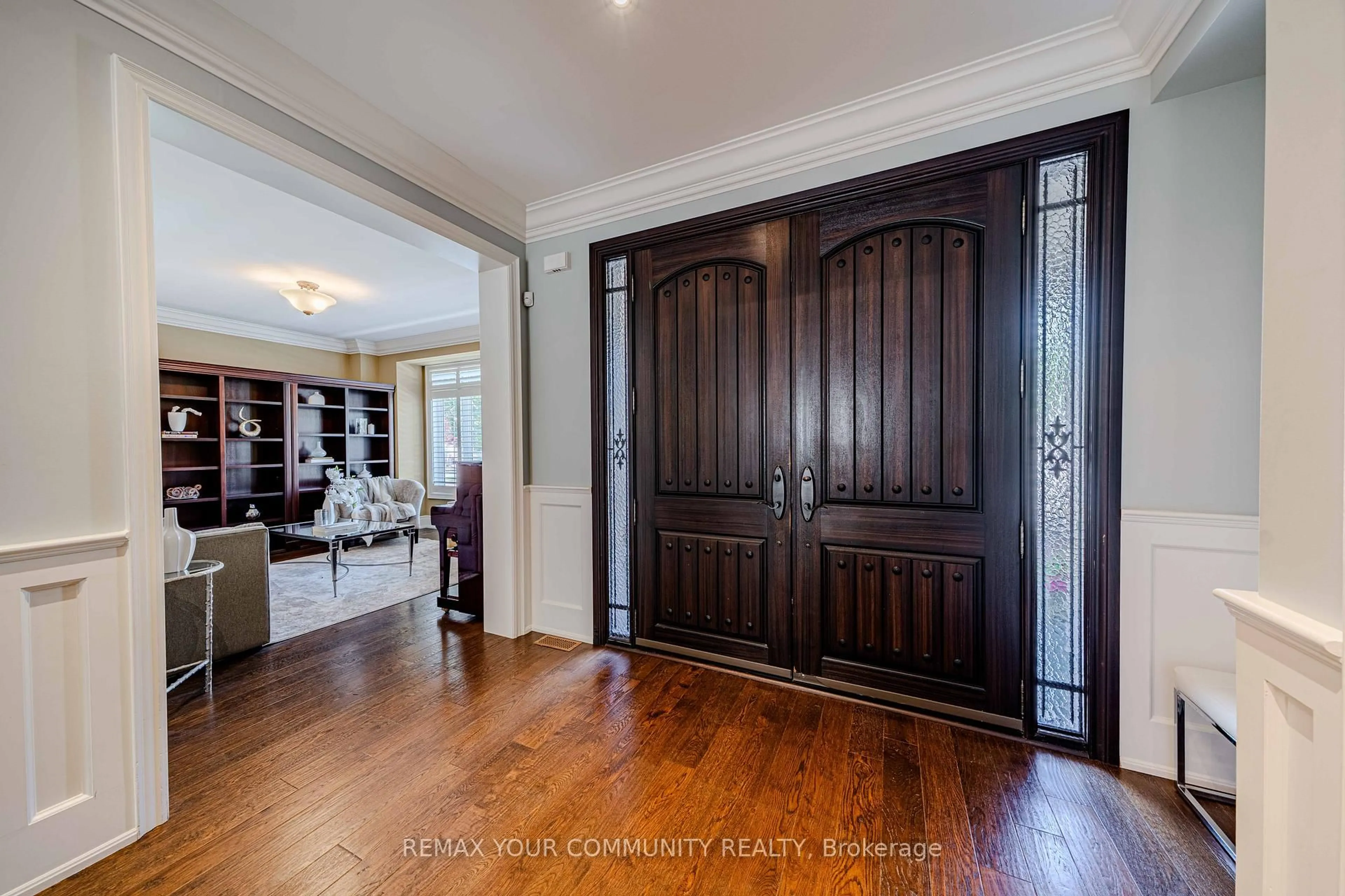 Indoor entryway for 3447 Liptay Ave, Oakville Ontario L6M 0M7