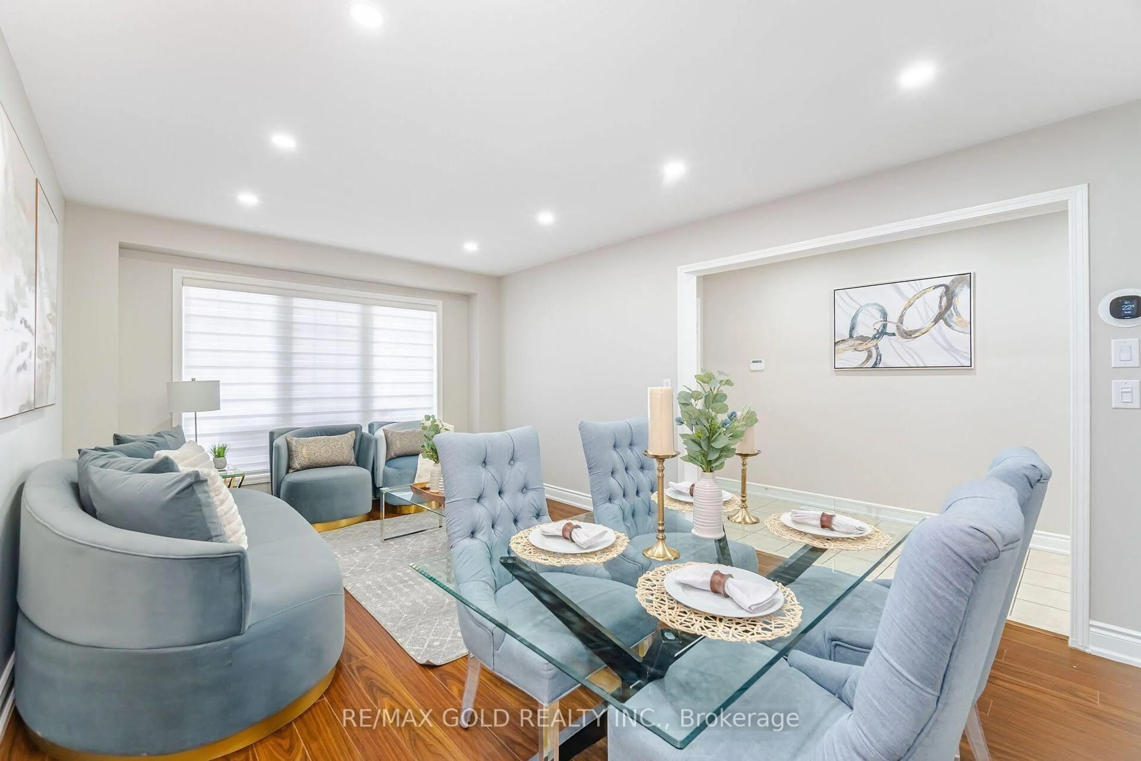 Dining room, wood/laminate floor for 8 Upshall Dr, Brampton Ontario L6P 1E1