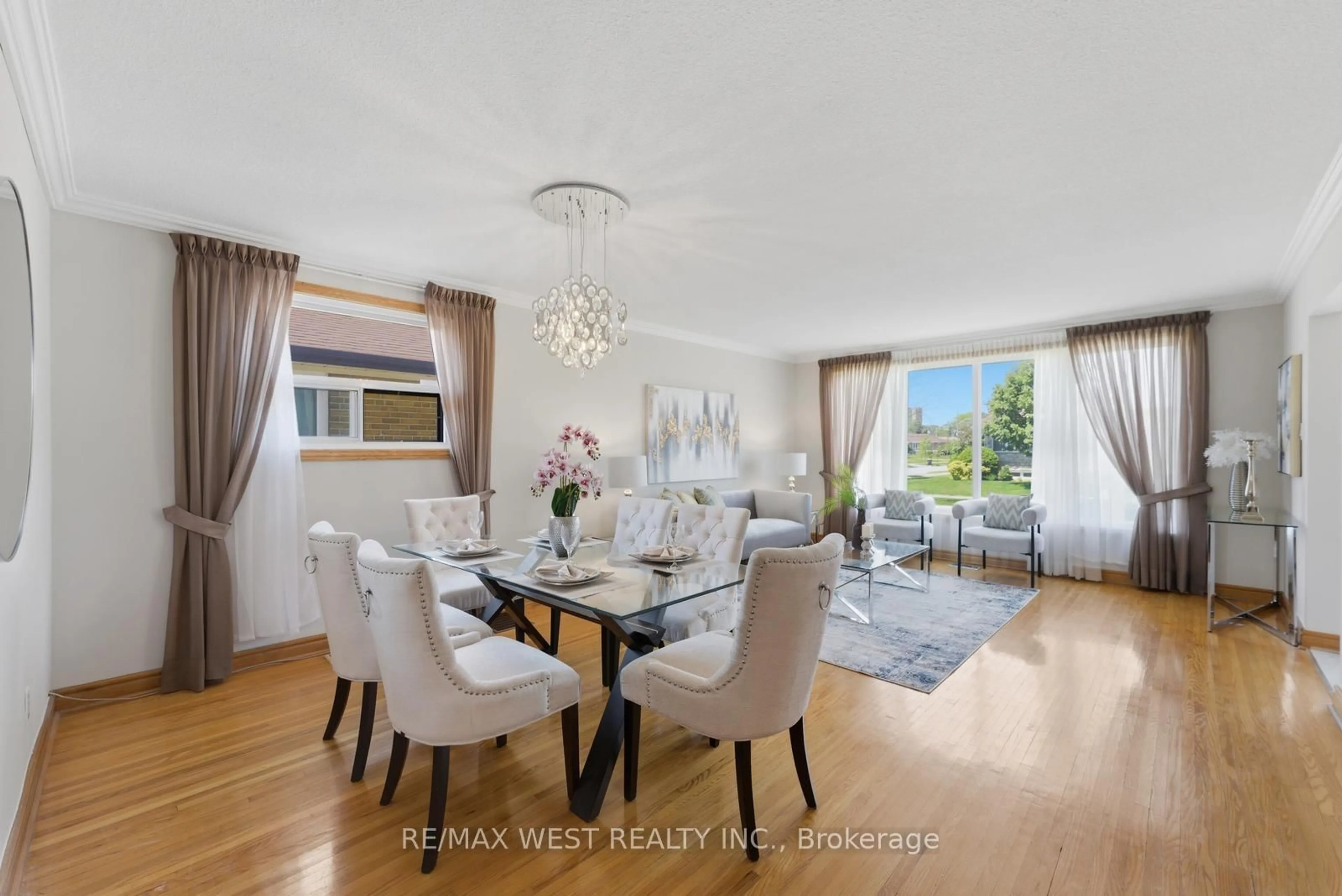 Dining room, wood/laminate floor for 37 Beaumonde Heights Dr, Toronto Ontario M9V 1V7