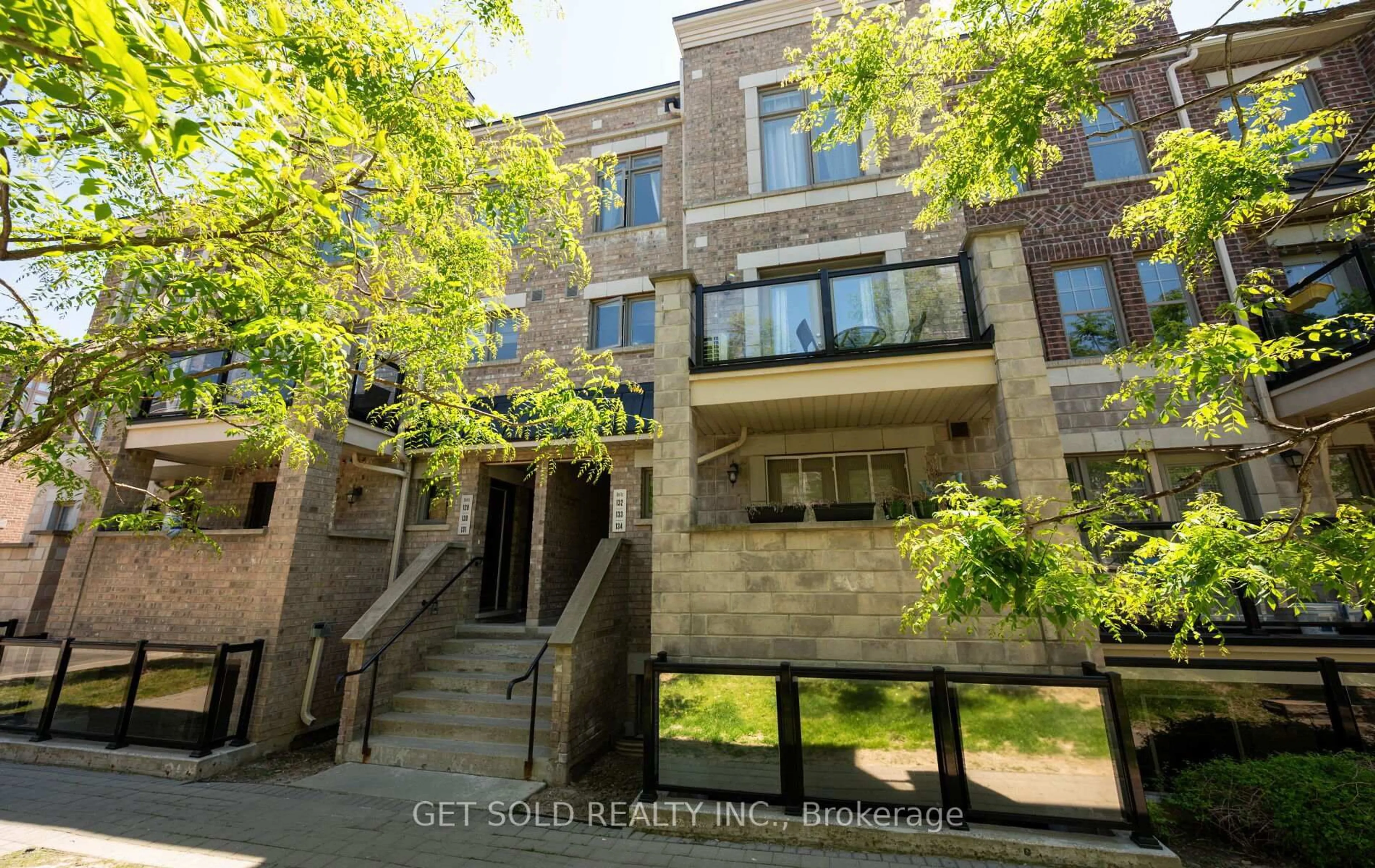 Unknown for 80 Parrotta Dr #132, Toronto Ontario M9M 0E6