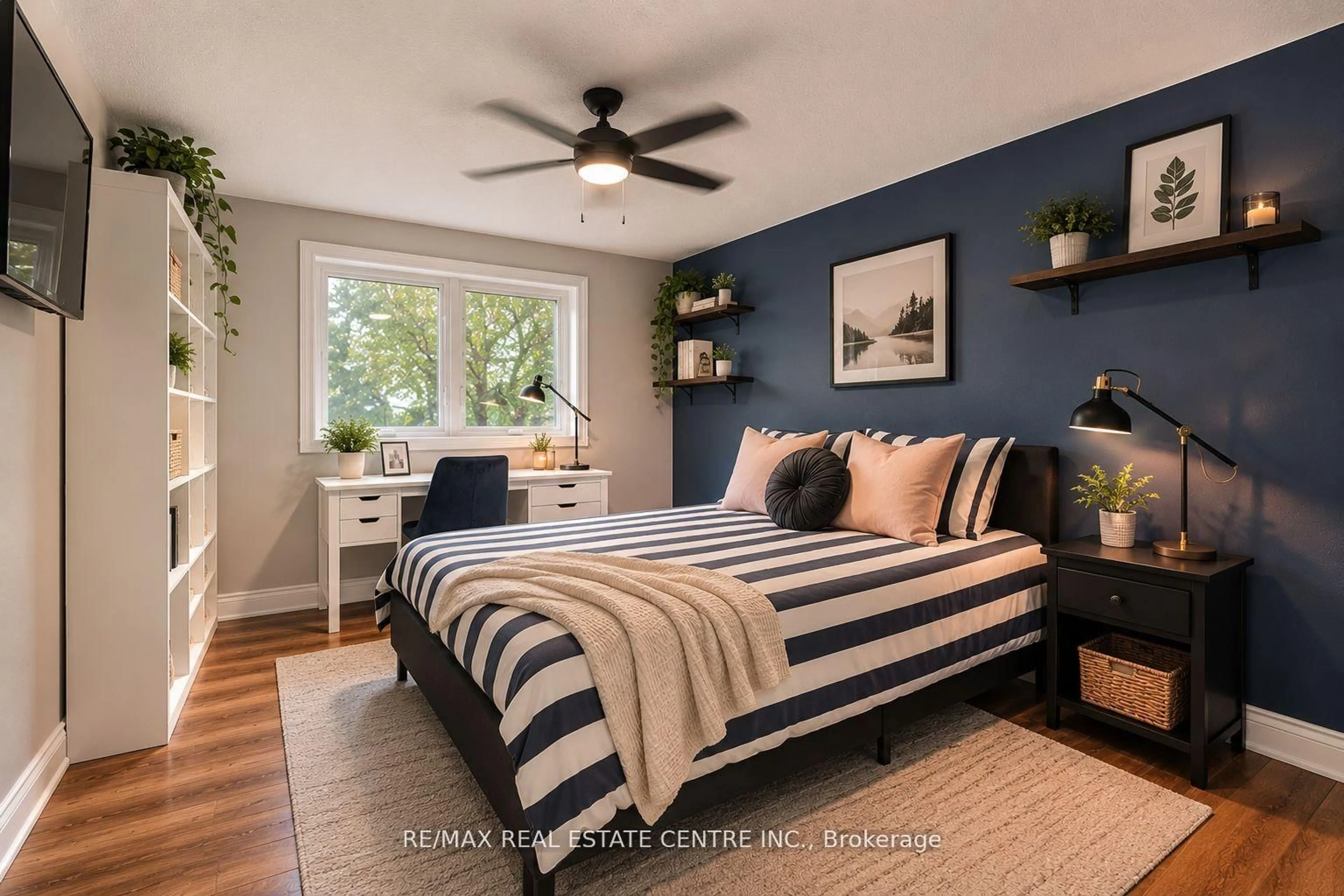 Bedroom with bed, wood/laminate floor for 1684 Vaughan Dr, Caledon Ontario L7K 1C5