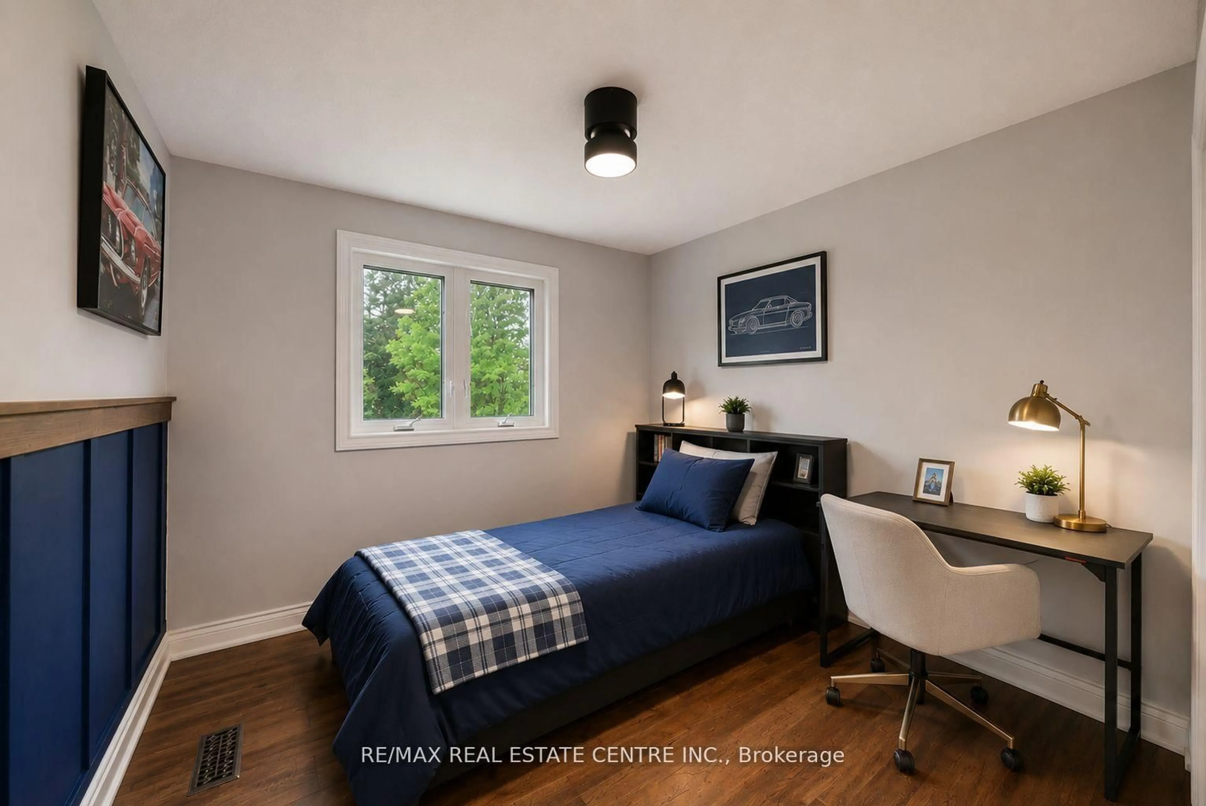 Bedroom with bed, unknown for 1684 Vaughan Dr, Caledon Ontario L7K 1C5