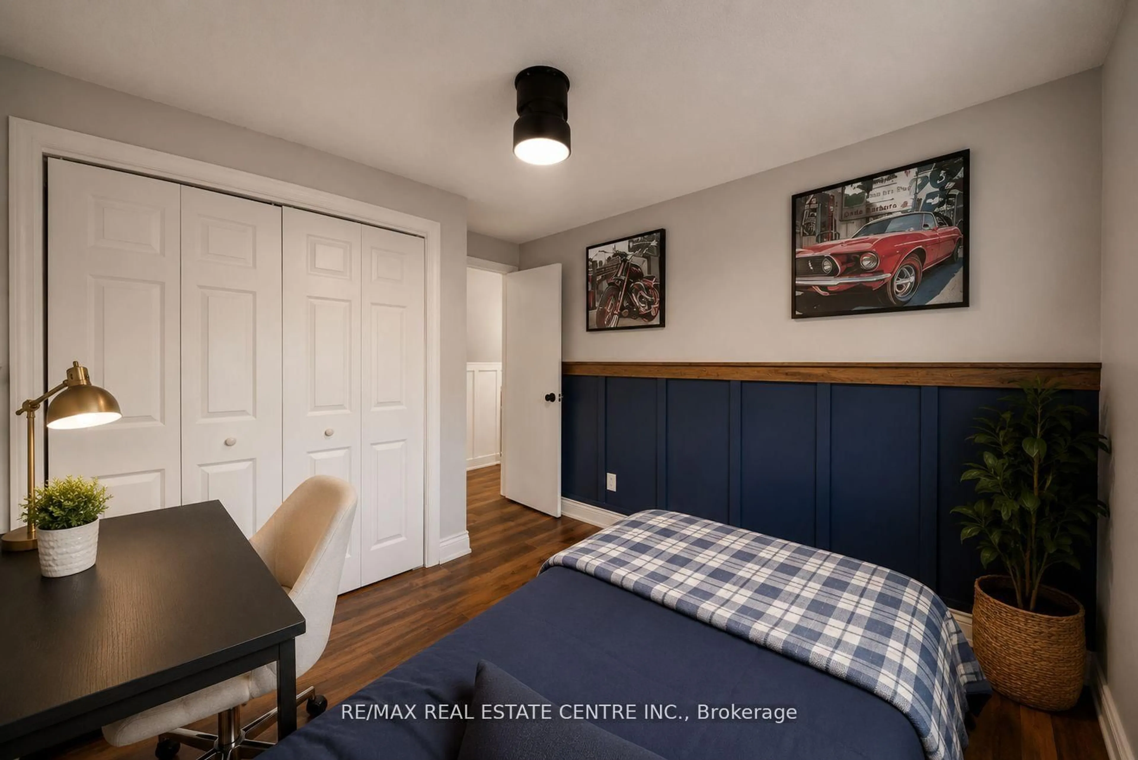 Bedroom with bed, unknown for 1684 Vaughan Dr, Caledon Ontario L7K 1C5