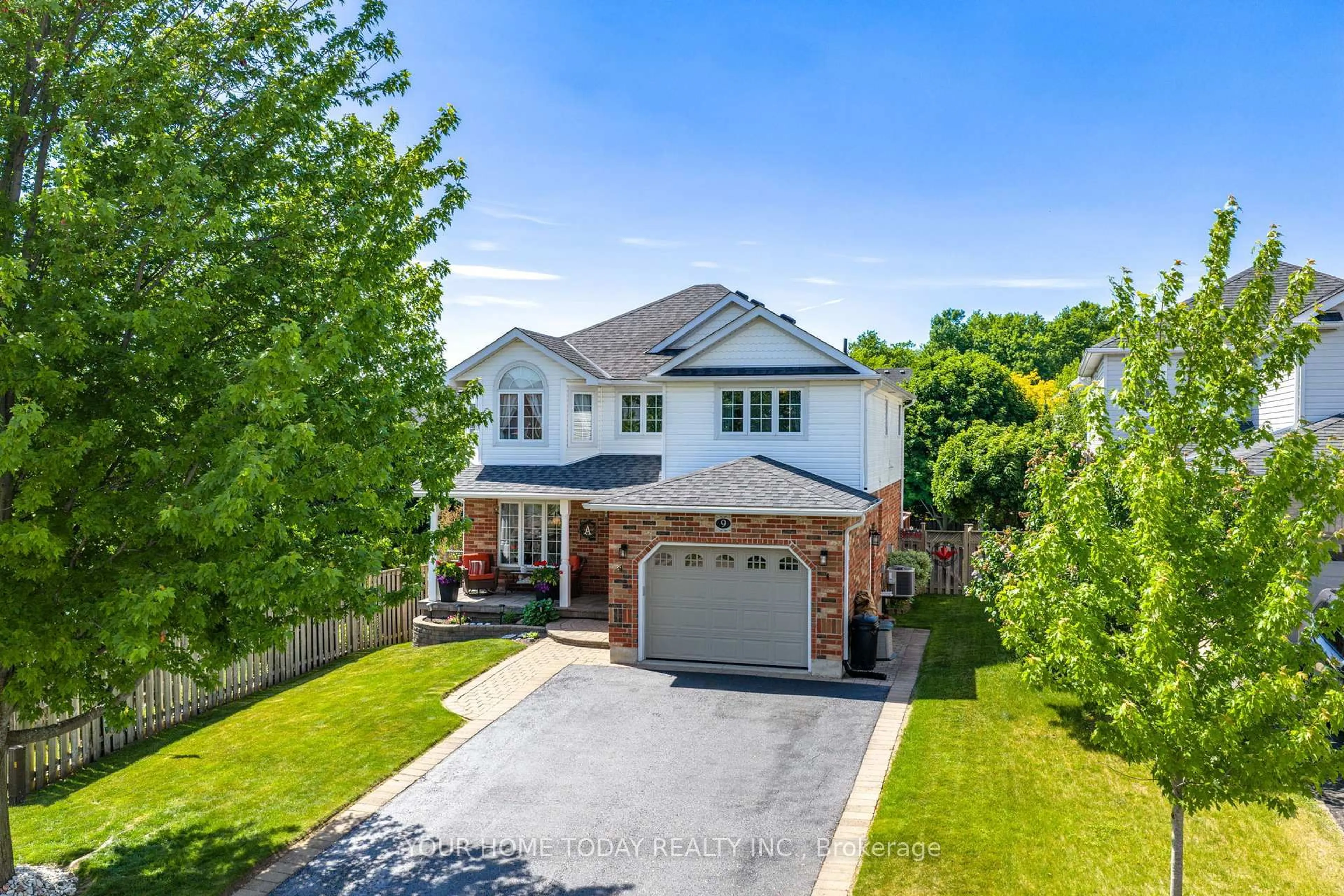 A pic from outside/outdoor area/front of a property/back of a property/a pic from drone, street for 9 Kenney St, Halton Hills Ontario L7J 3B2