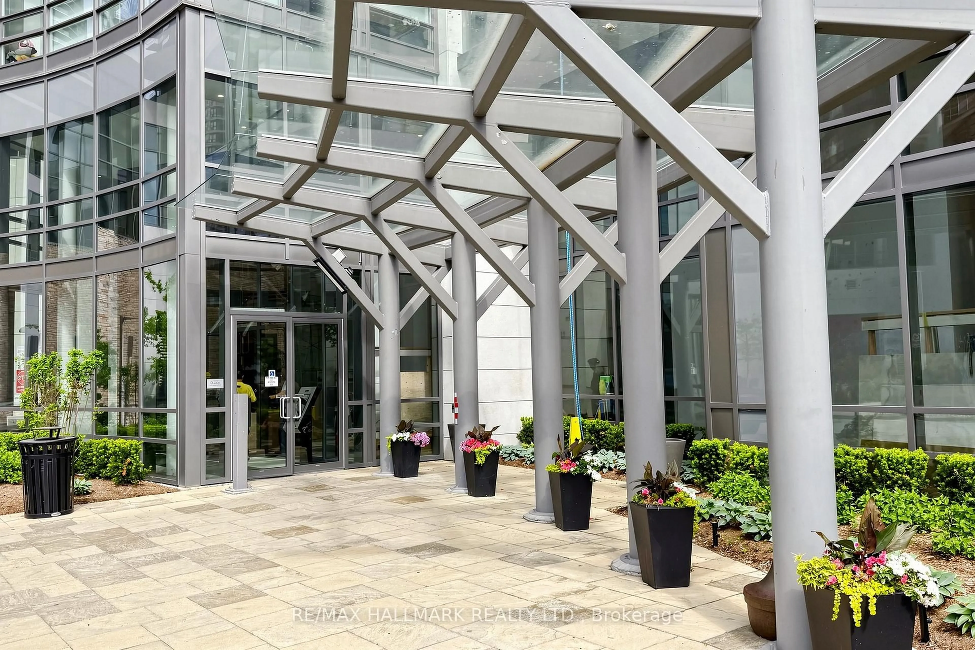 Indoor foyer for 2240 Lakeshore Blvd #2907, Toronto Ontario M8V 0B1