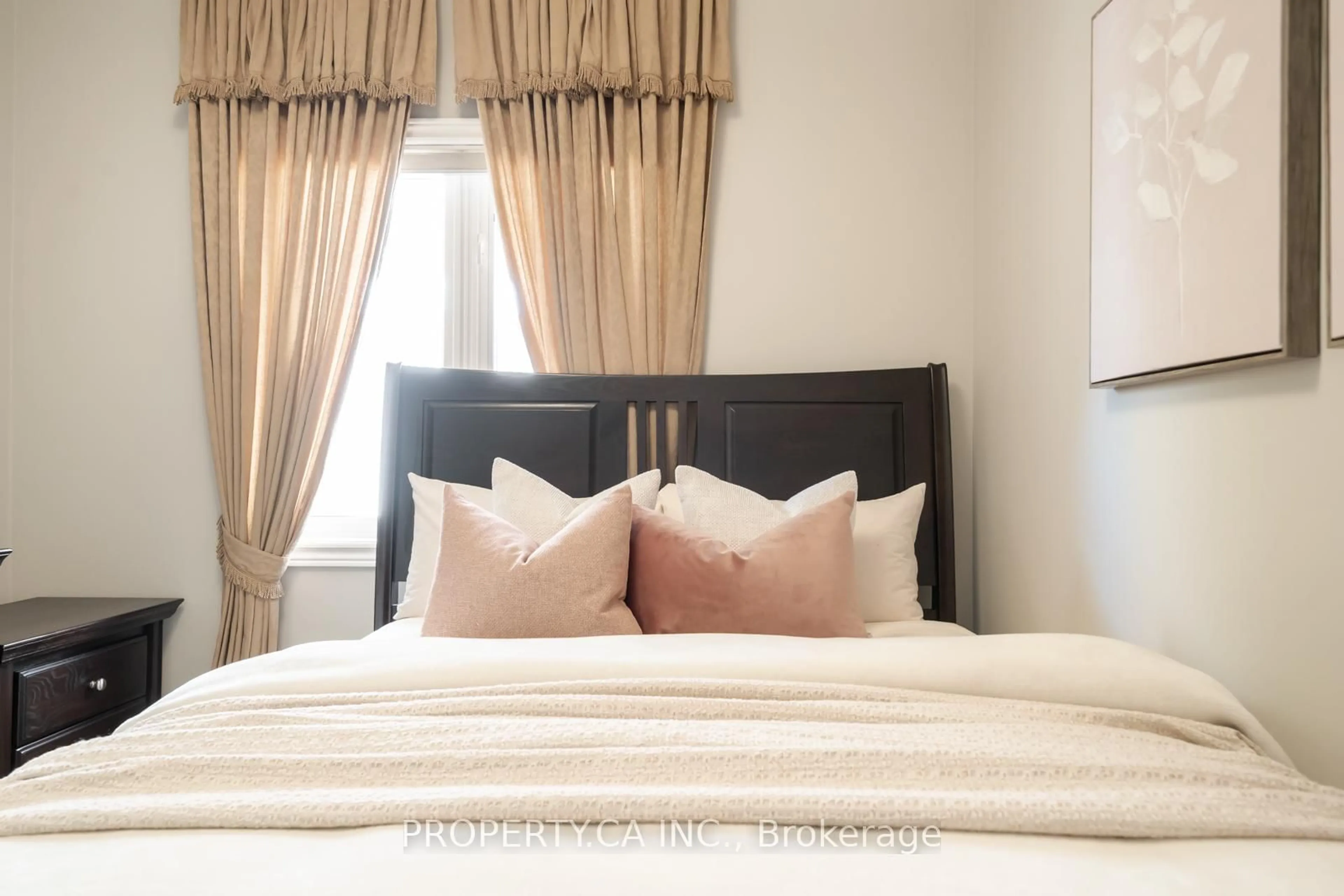 Bedroom with bed, wood/laminate floor for 1143 Carding Mill Pl, Mississauga Ontario L5W 1C4