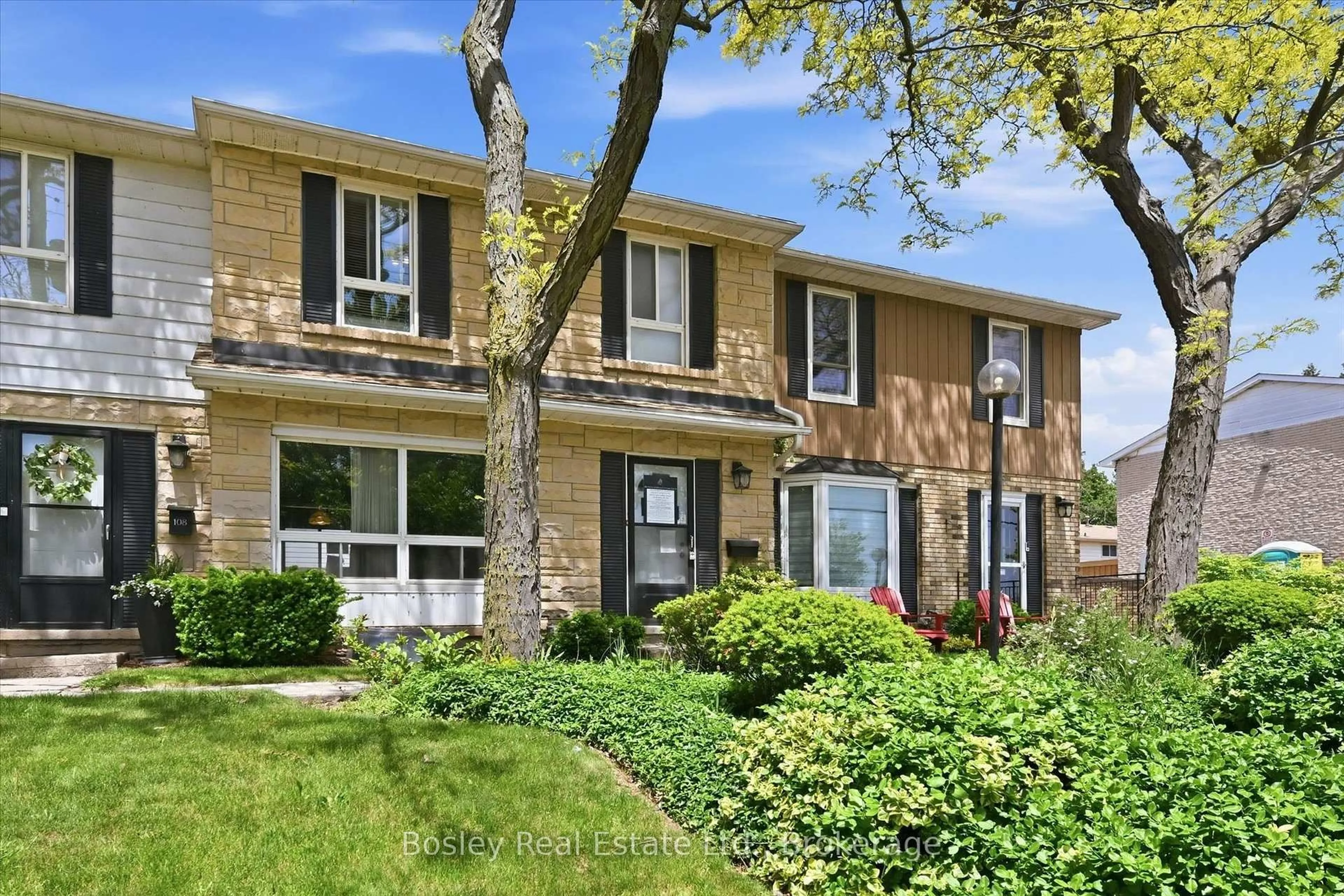 Home with brick exterior material, street for 5475 Lakeshore St #107, Burlington Ontario L7L 1E1