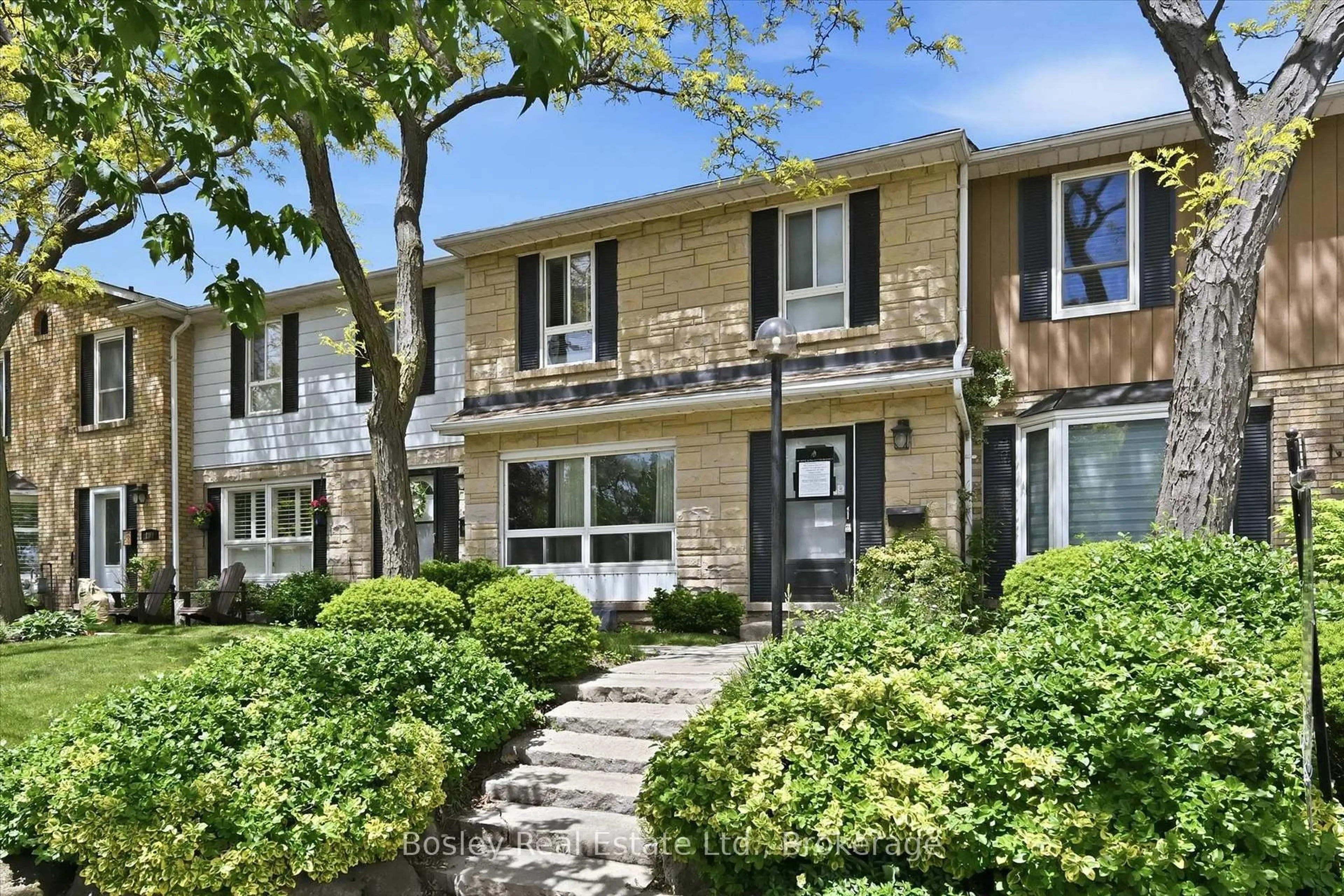 Unknown for 5475 Lakeshore St #107, Burlington Ontario L7L 1E1