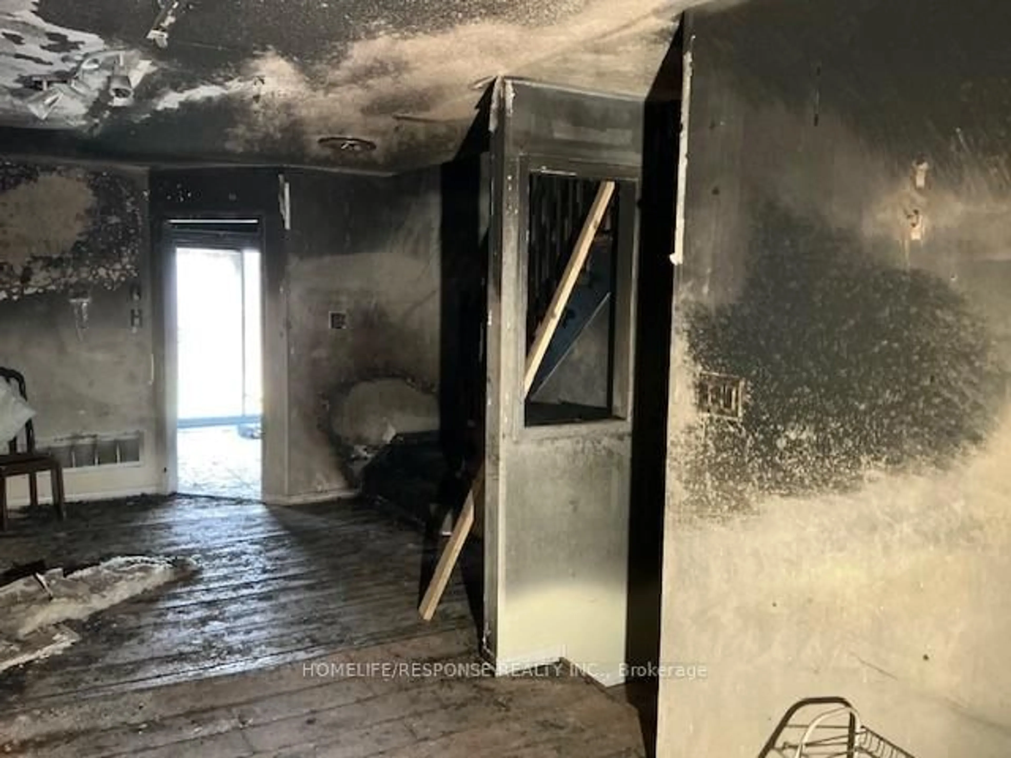 A pic of a room for 14 ROTUNDA St, Brampton Ontario L6X 5C9