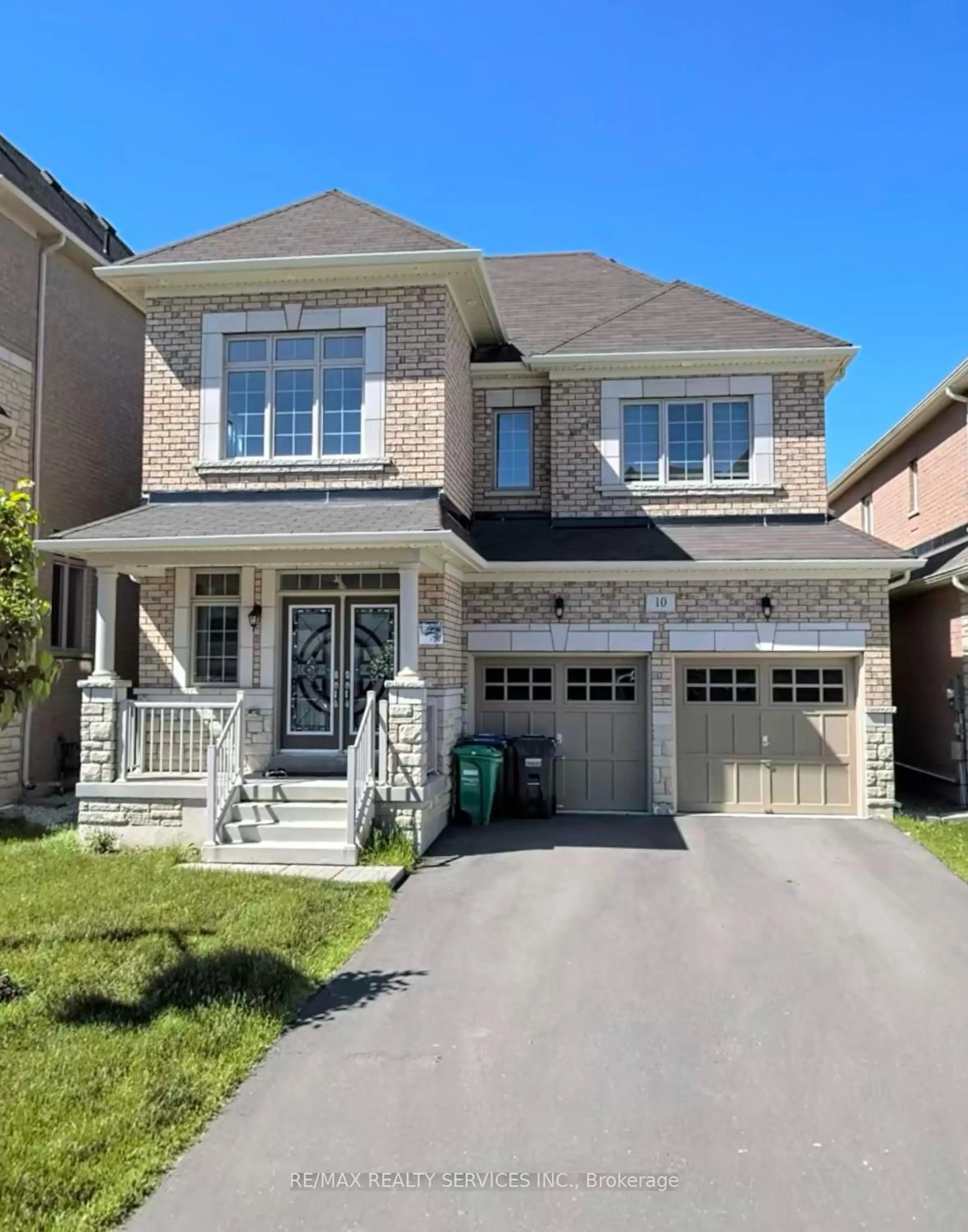 Home with brick exterior material, street for 10 Pinedale Ave, Caledon Ontario L7C 3Z4