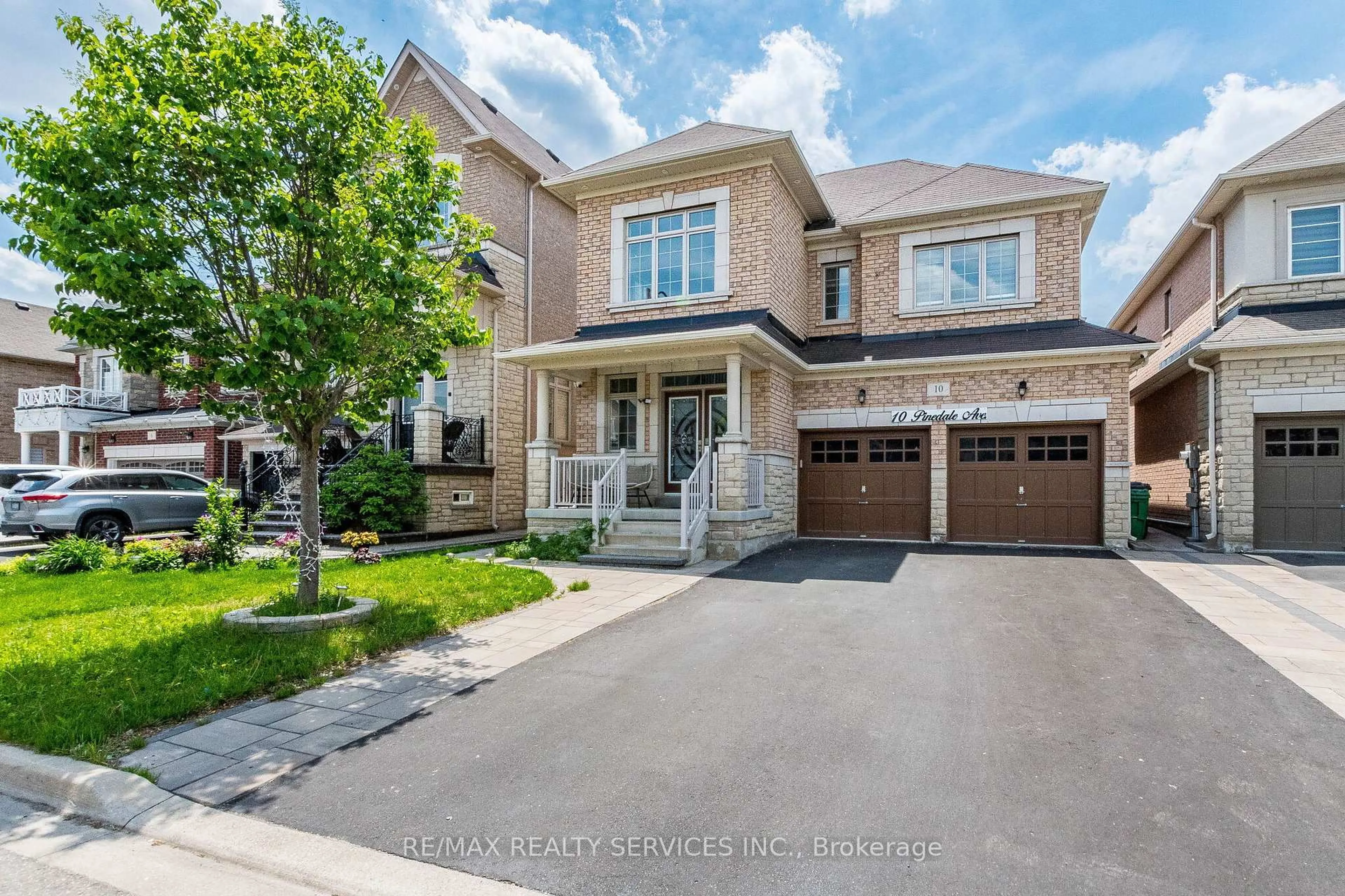 Home with brick exterior material, street for 10 Pinedale Ave, Caledon Ontario L7C 3Z4