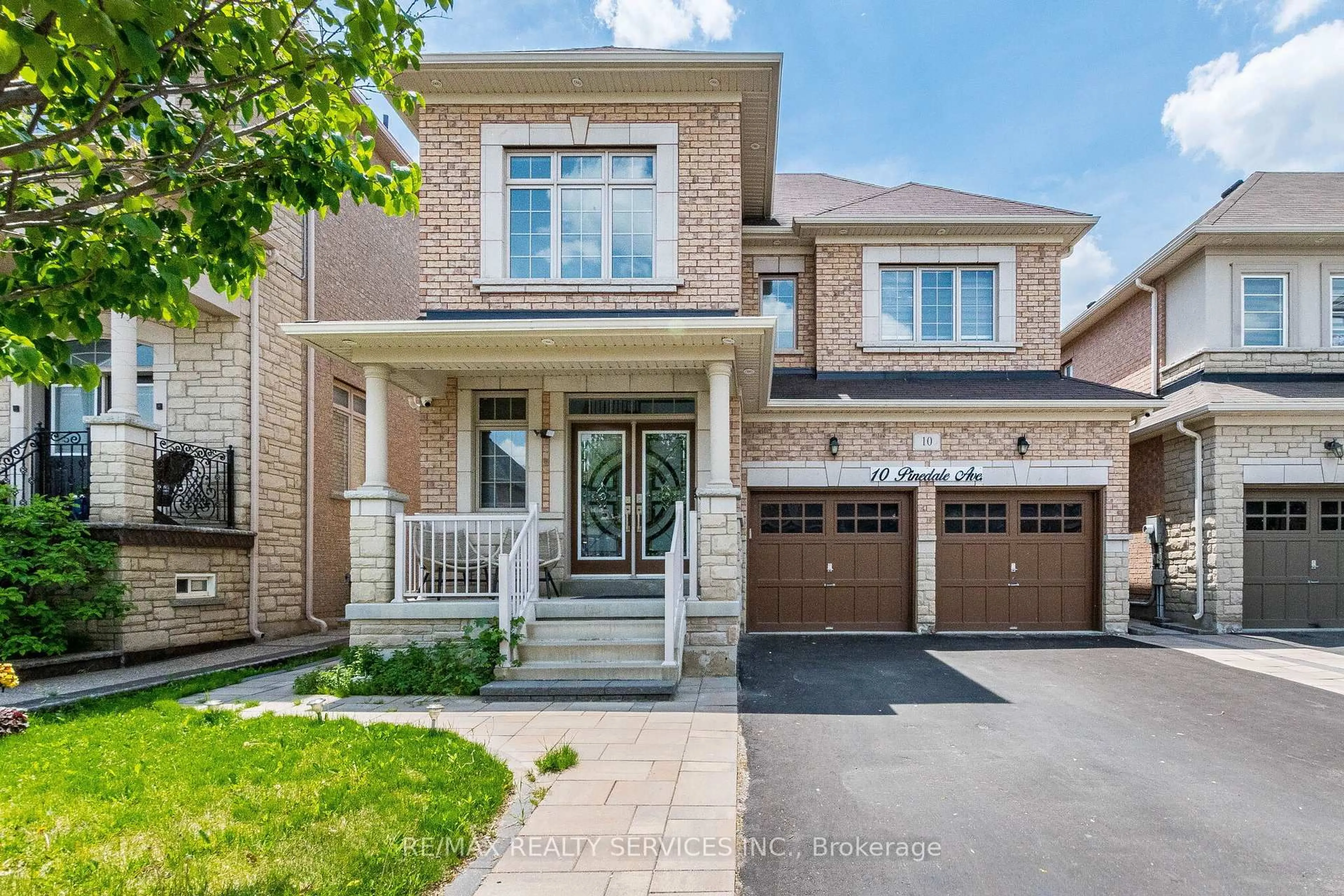 Home with brick exterior material, street for 10 Pinedale Ave, Caledon Ontario L7C 3Z4