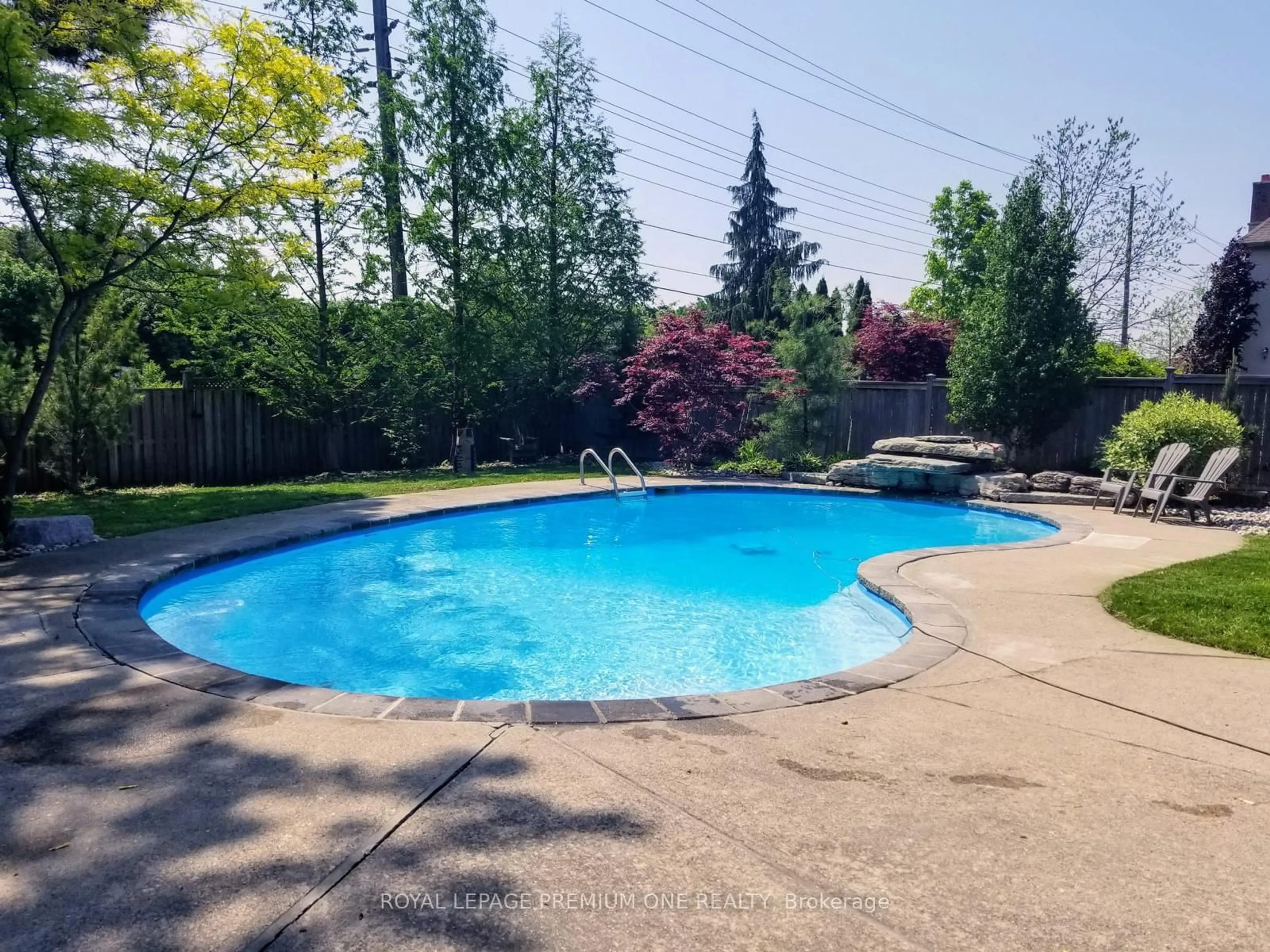 Pool for 2301 Nikanna Rd, Mississauga Ontario L5C 2W8