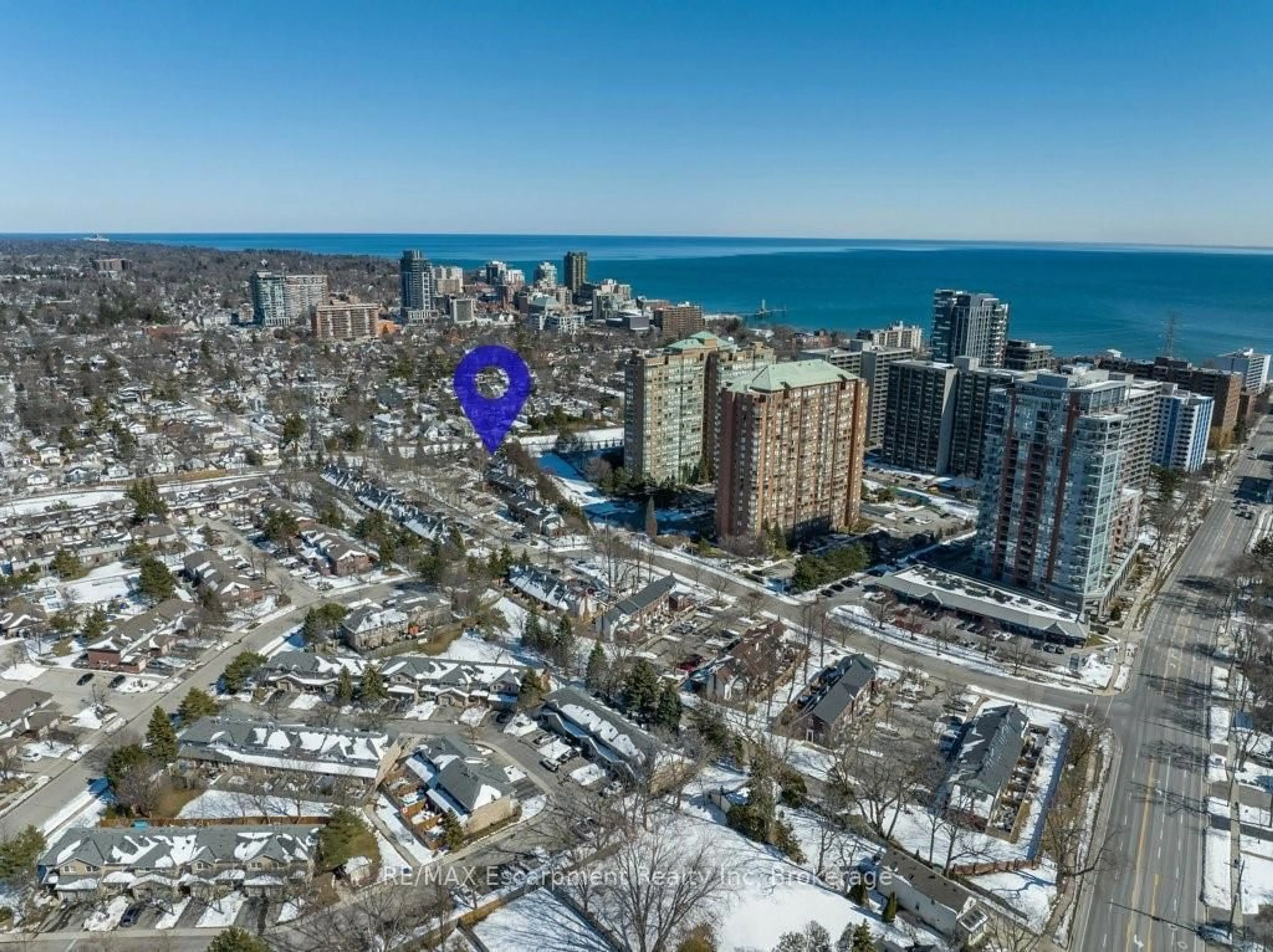 A pic from outside/outdoor area/front of a property/back of a property/a pic from drone, city buildings view from balcony for 1280 Maple Crossing Blvd #11, Burlington Ontario L7S 2G2