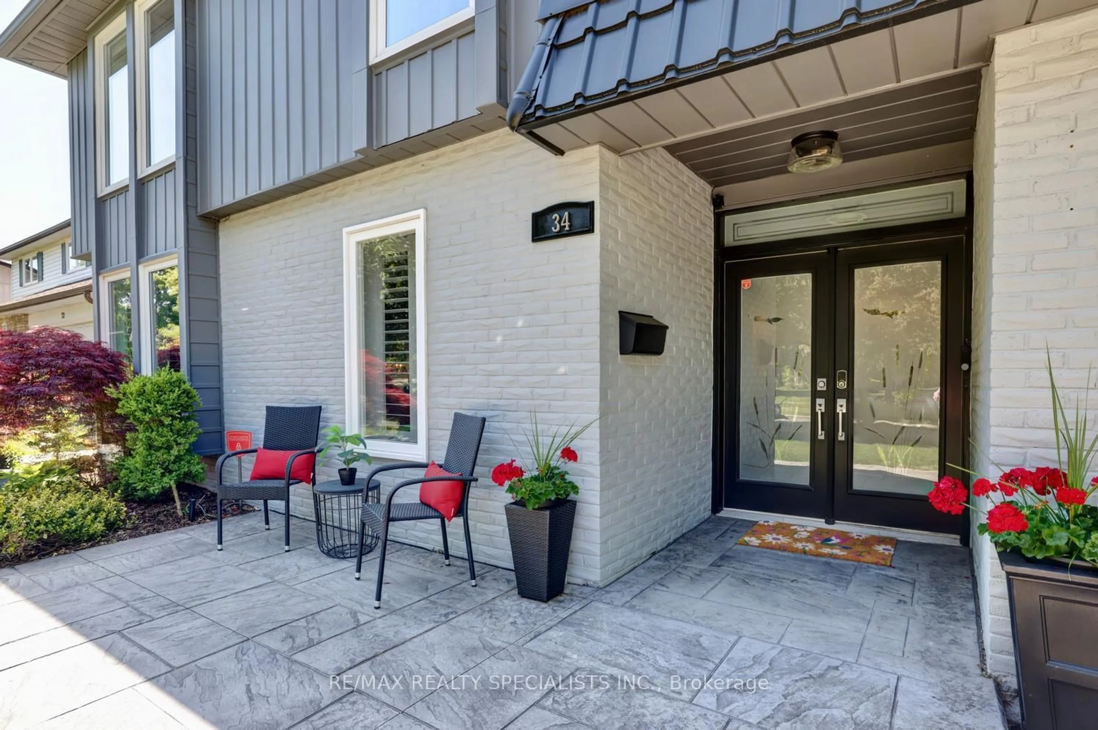 Patio, street for 34 Kenninghall Blvd, Mississauga Ontario L5N 1J4