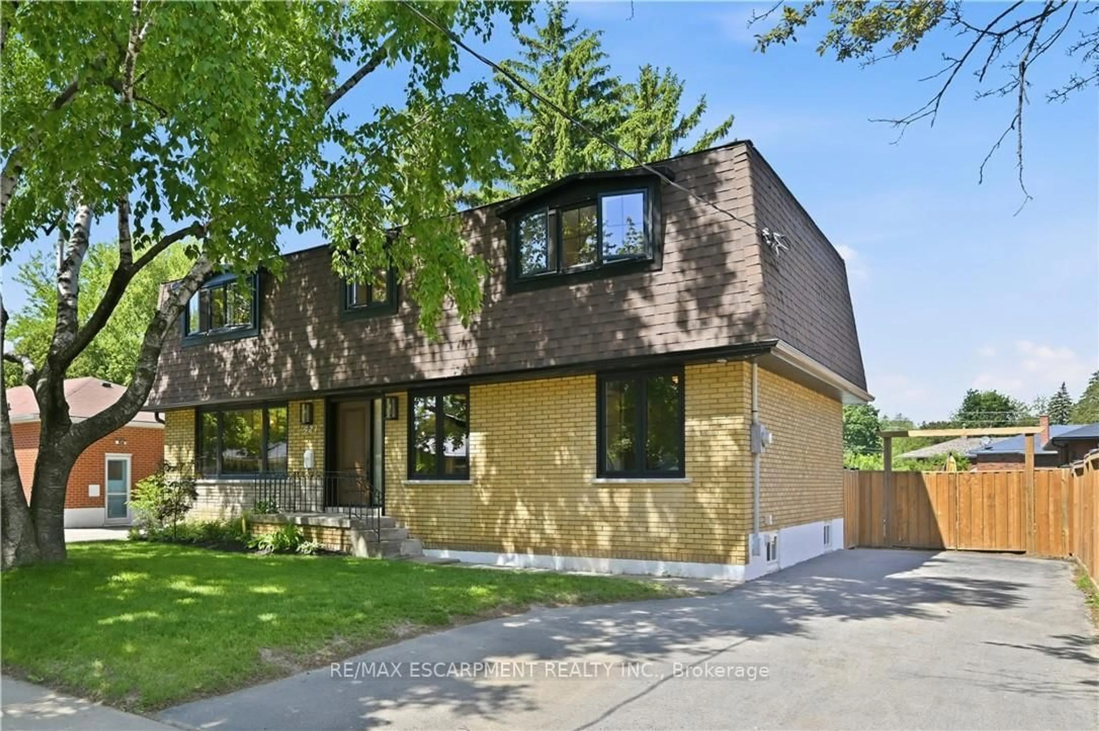 Home with brick exterior material, street for 521 Dynes Rd, Burlington Ontario L7N 2V1