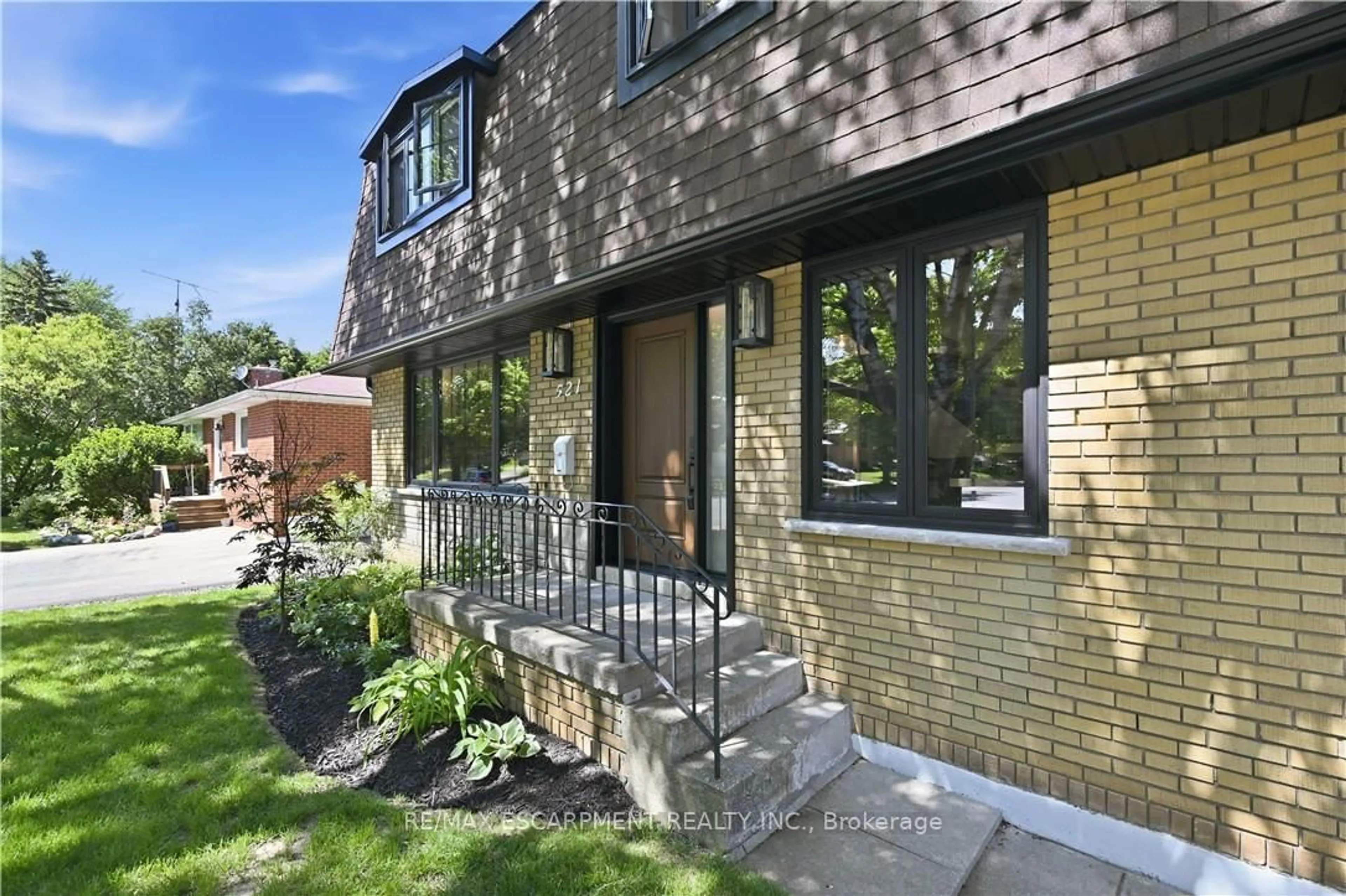 Home with brick exterior material, street for 521 Dynes Rd, Burlington Ontario L7N 2V1