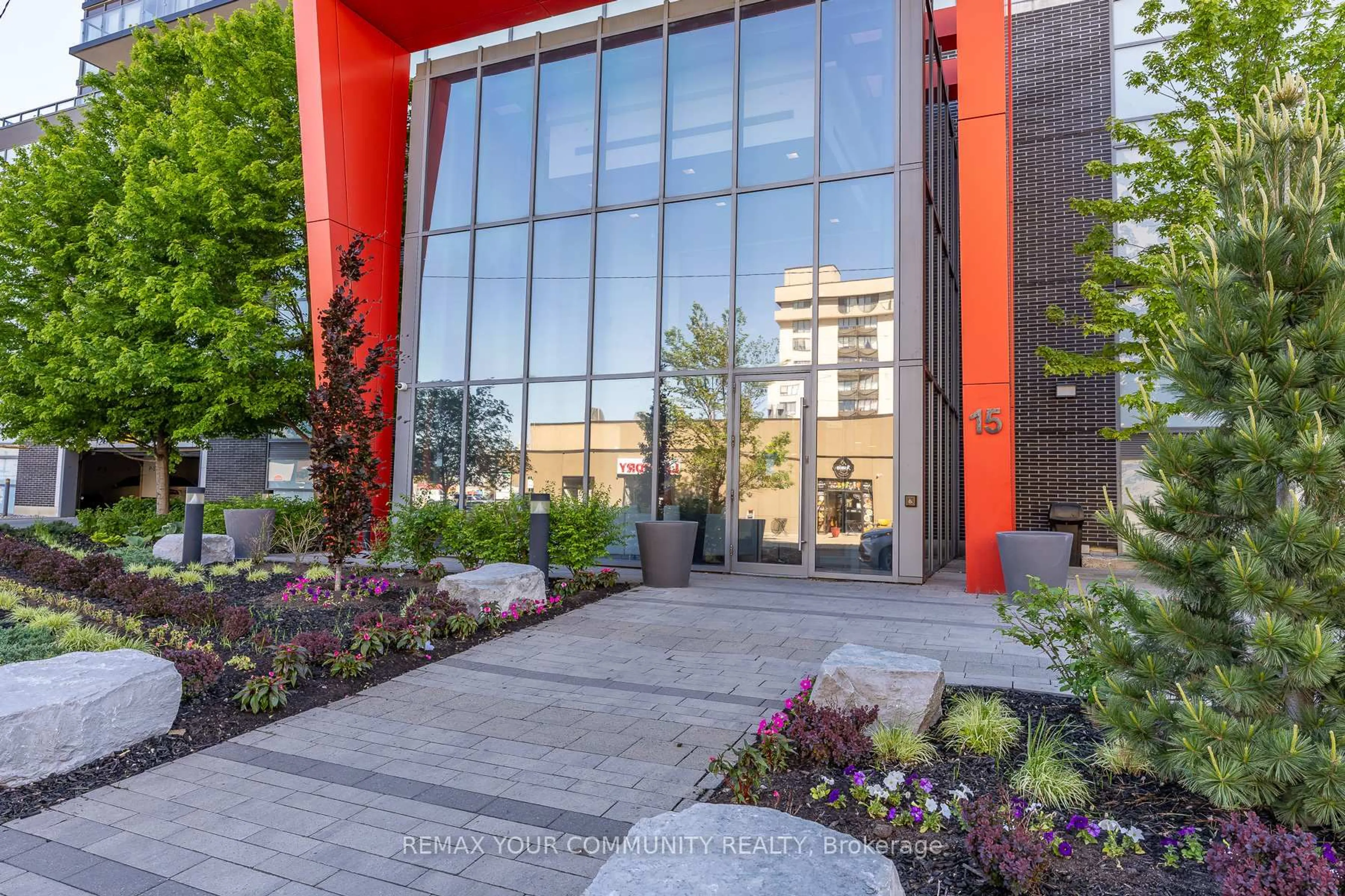 Indoor foyer for 15 James Findlay Way #706, Toronto Ontario M3M 0B3