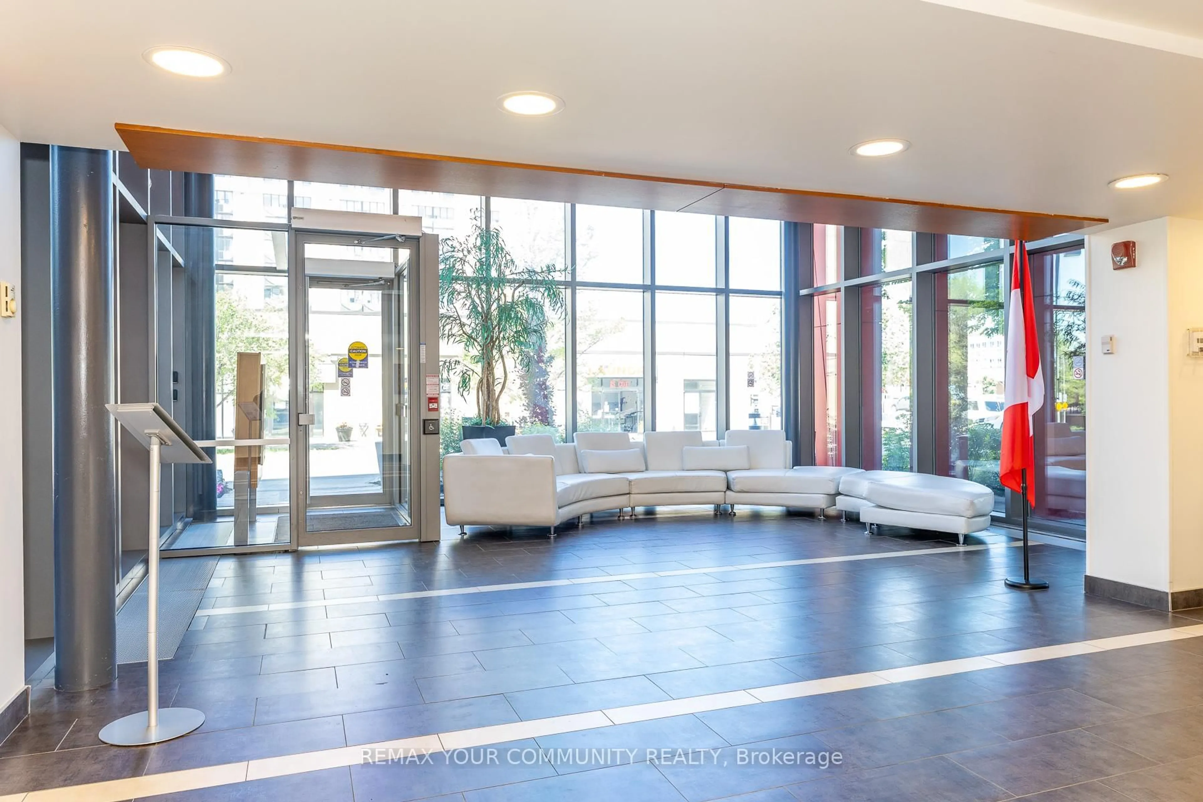 Indoor foyer for 15 James Findlay Way #706, Toronto Ontario M3M 0B3