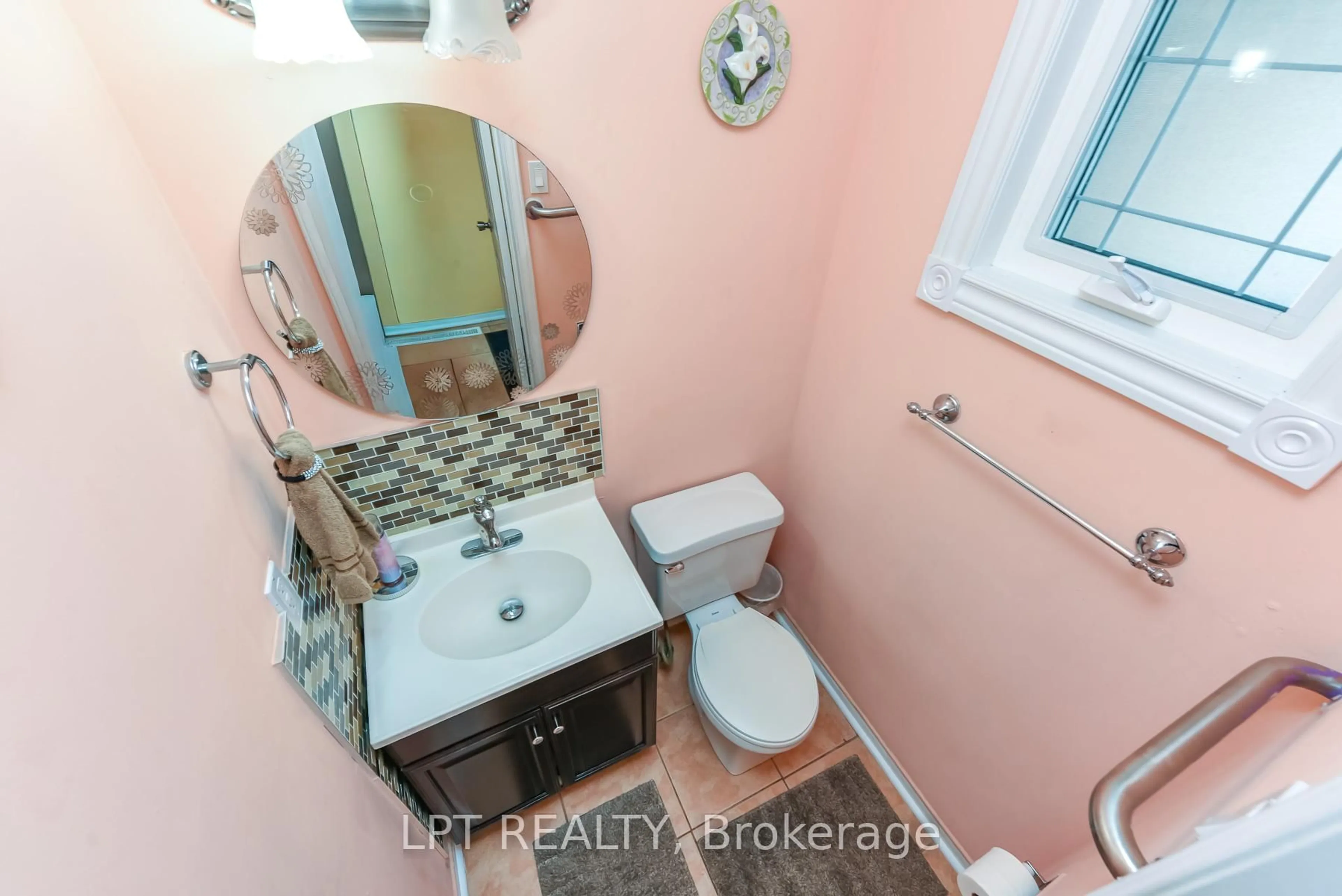 Standard bathroom, ceramic/tile floor for 67 Kay Dr, Toronto Ontario M9V 4X8