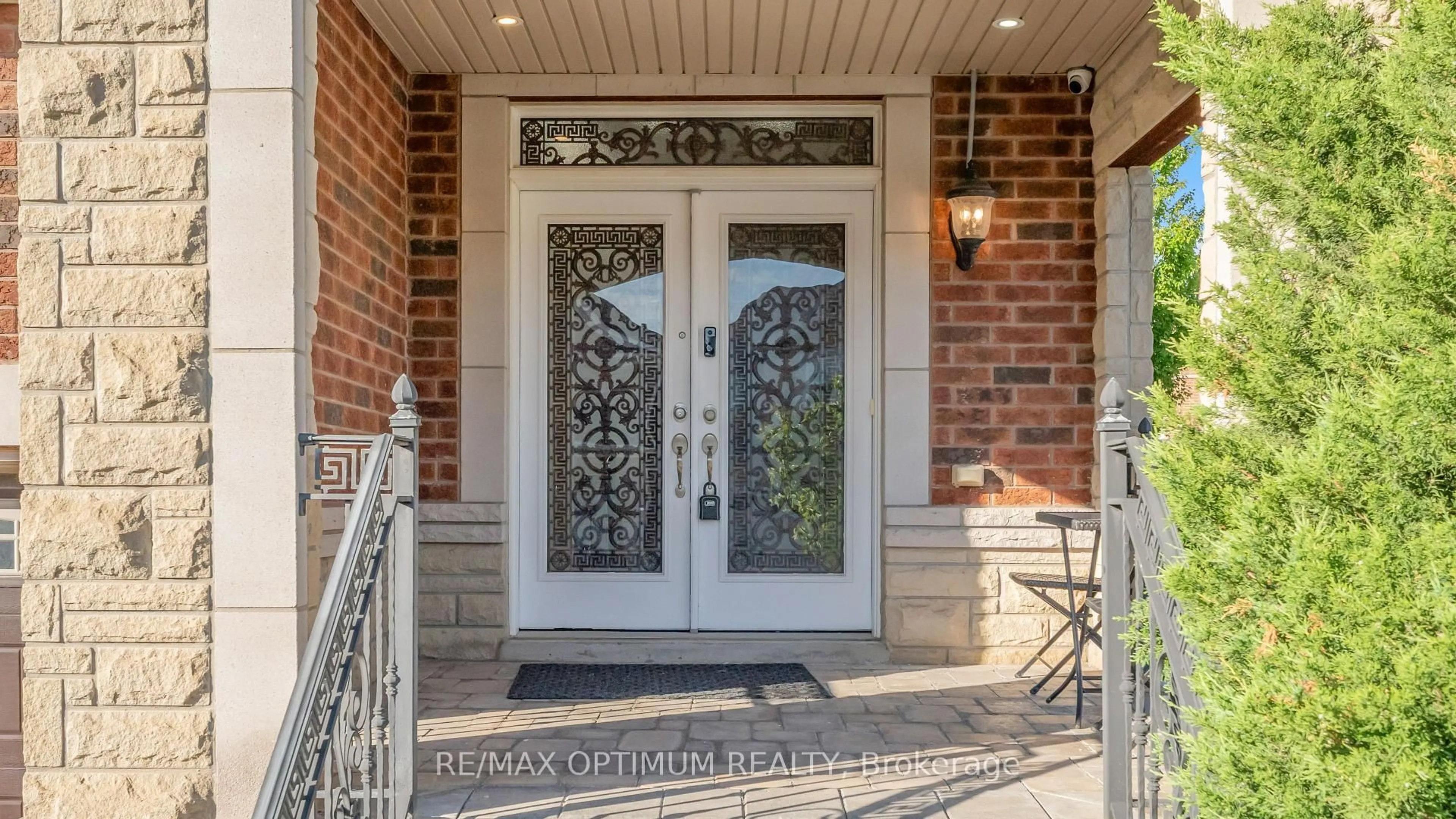 Indoor entryway for 3 Gosling St, Brampton Ontario L6Y 0V2