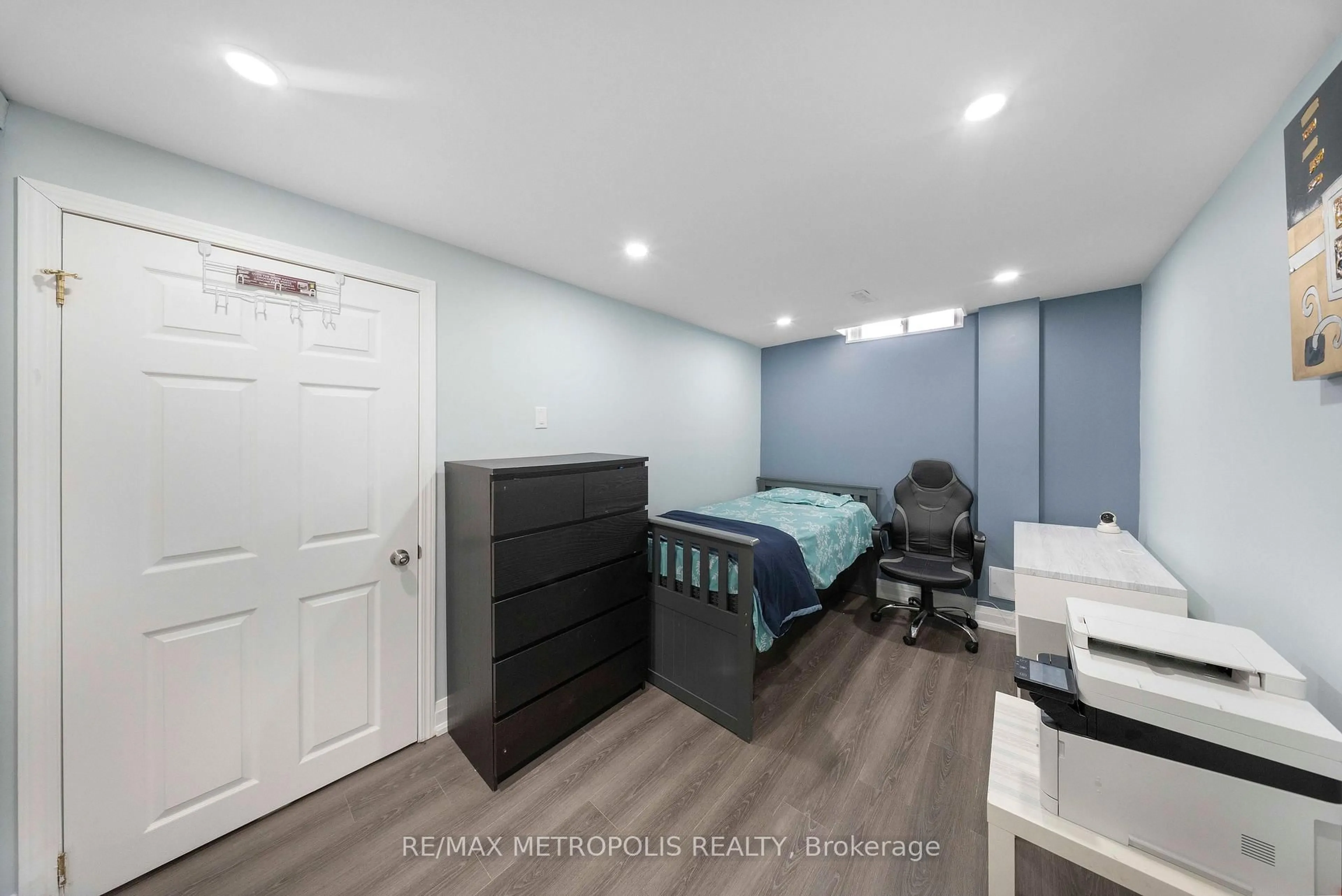 A pic of a room for 42 Gulliver Cres, Brampton Ontario L6S 1S9
