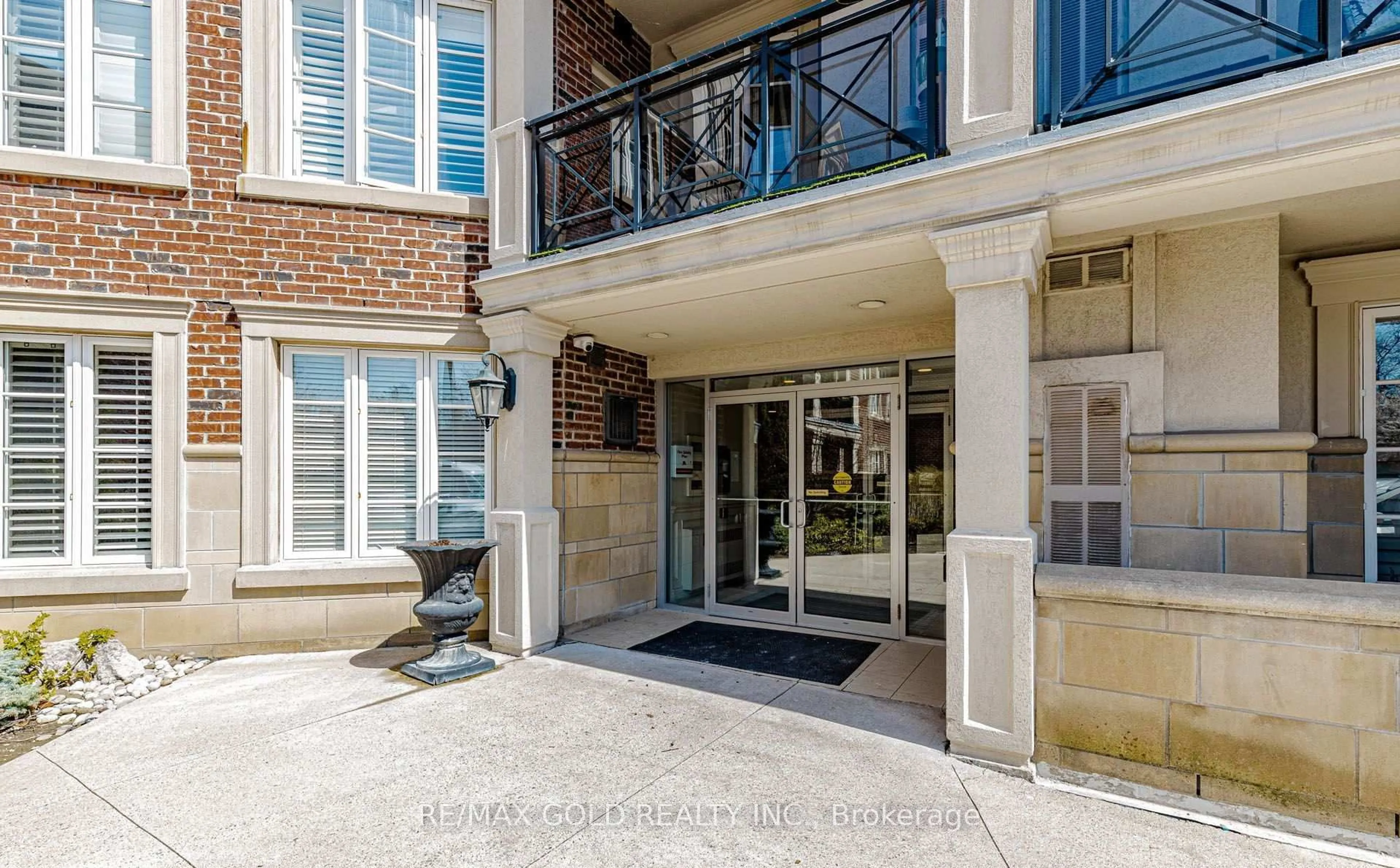 Unknown for 3351 Cawthra Rd #223, Mississauga Ontario L5A 4N5