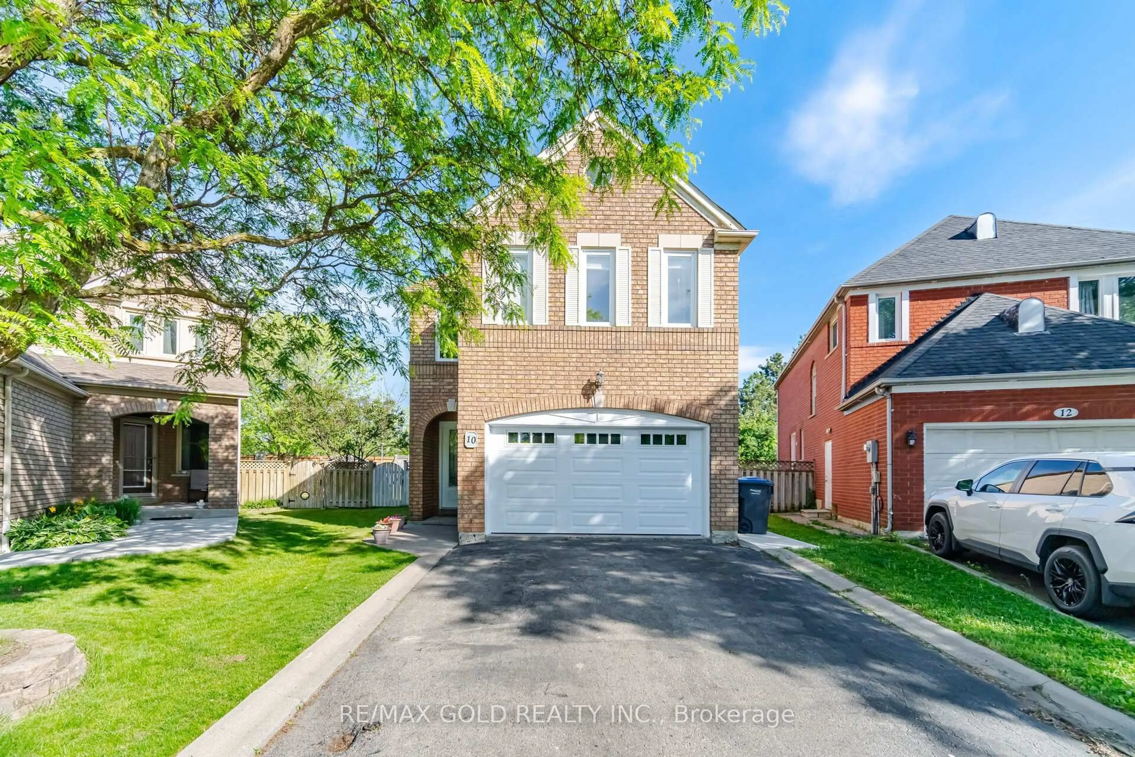 Home with brick exterior material, street for 10 Inwood Pl, Brampton Ontario L6R 1T2