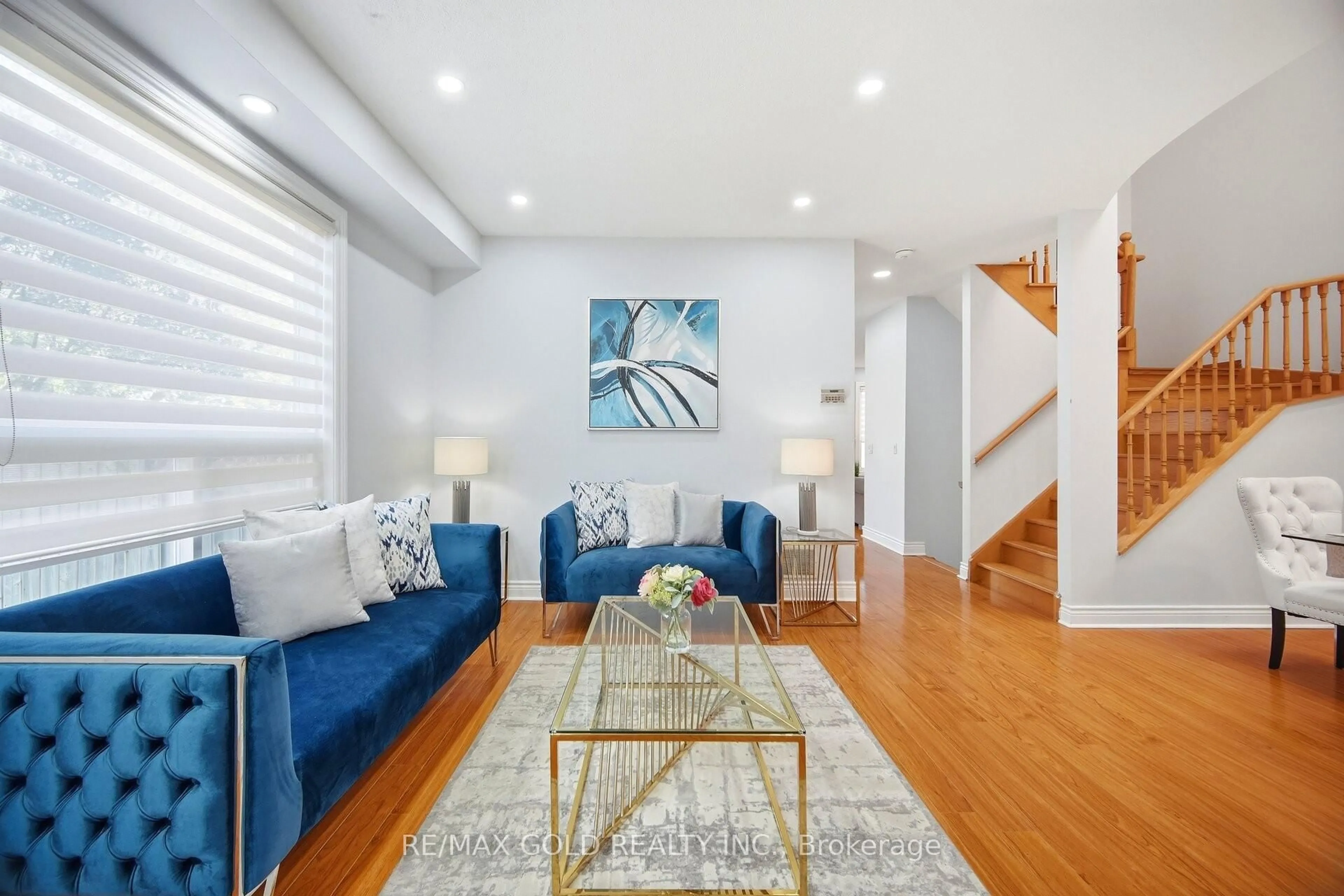 Living room with furniture, unknown for 10 Inwood Pl, Brampton Ontario L6R 1T2