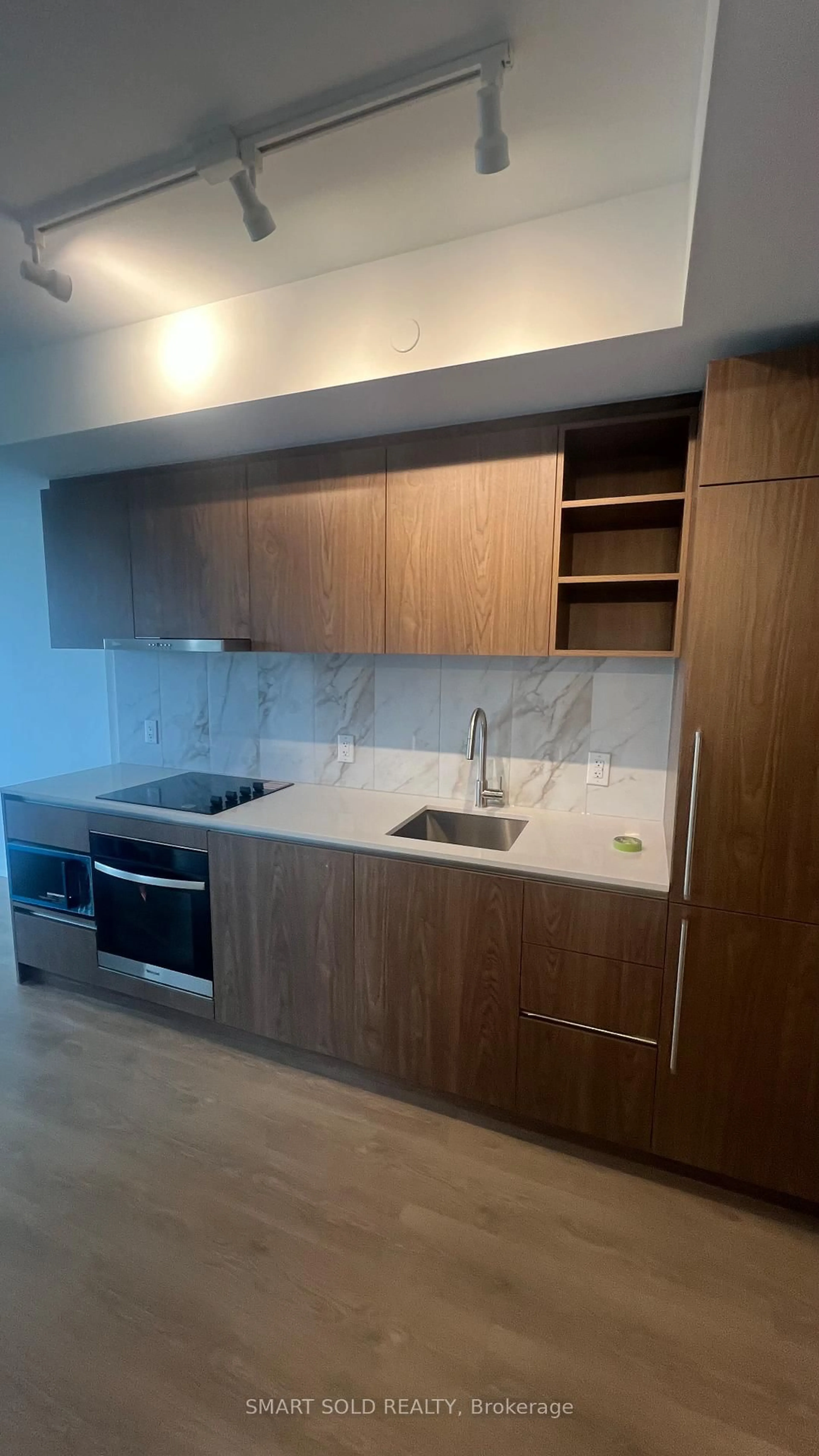 Standard kitchen, unknown for 5251 Dundas St #906, Toronto Ontario M9B 1B1