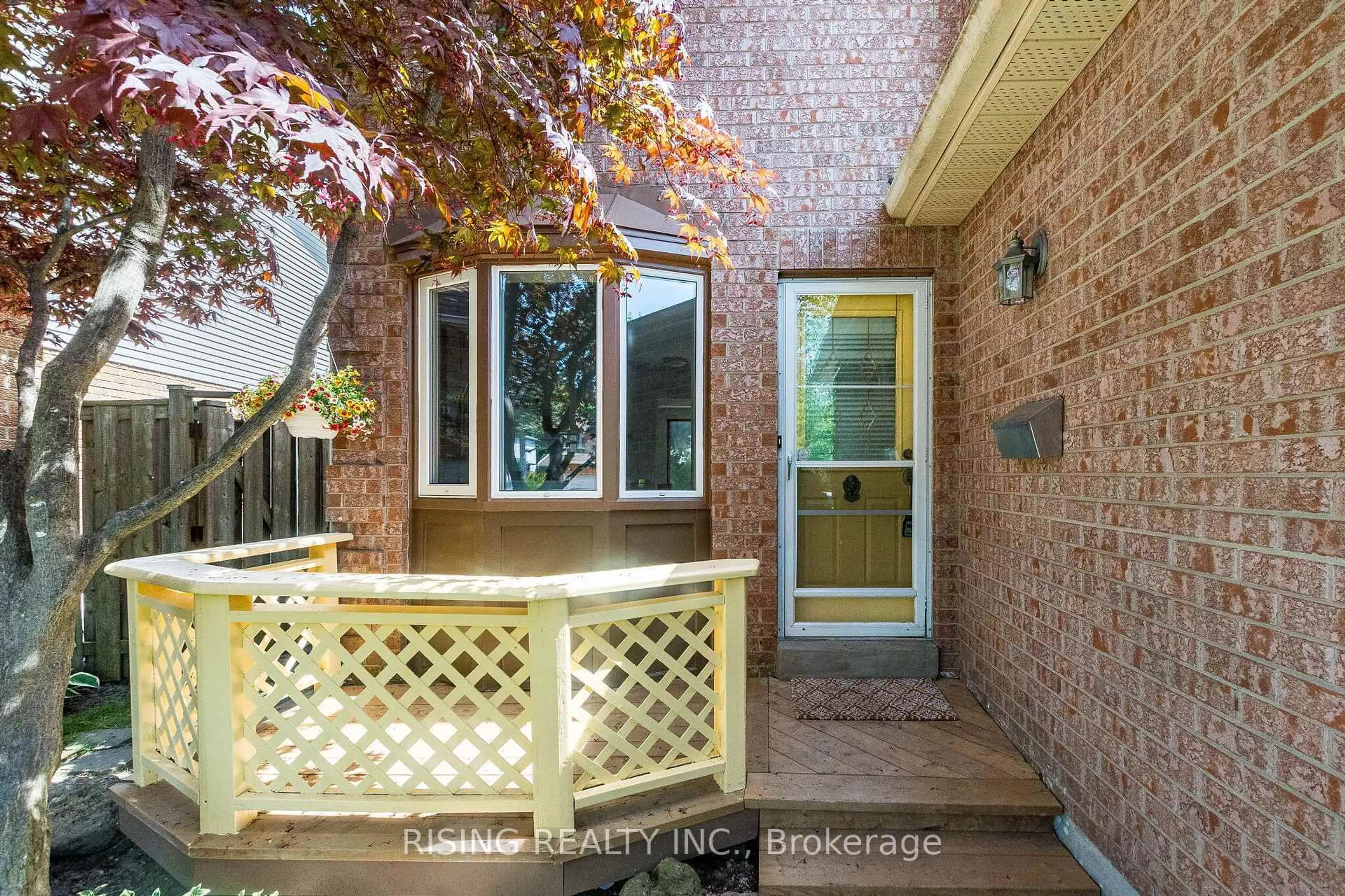 Indoor entryway for 21 Driftwood Cres, Brampton Ontario L6Z 2C3