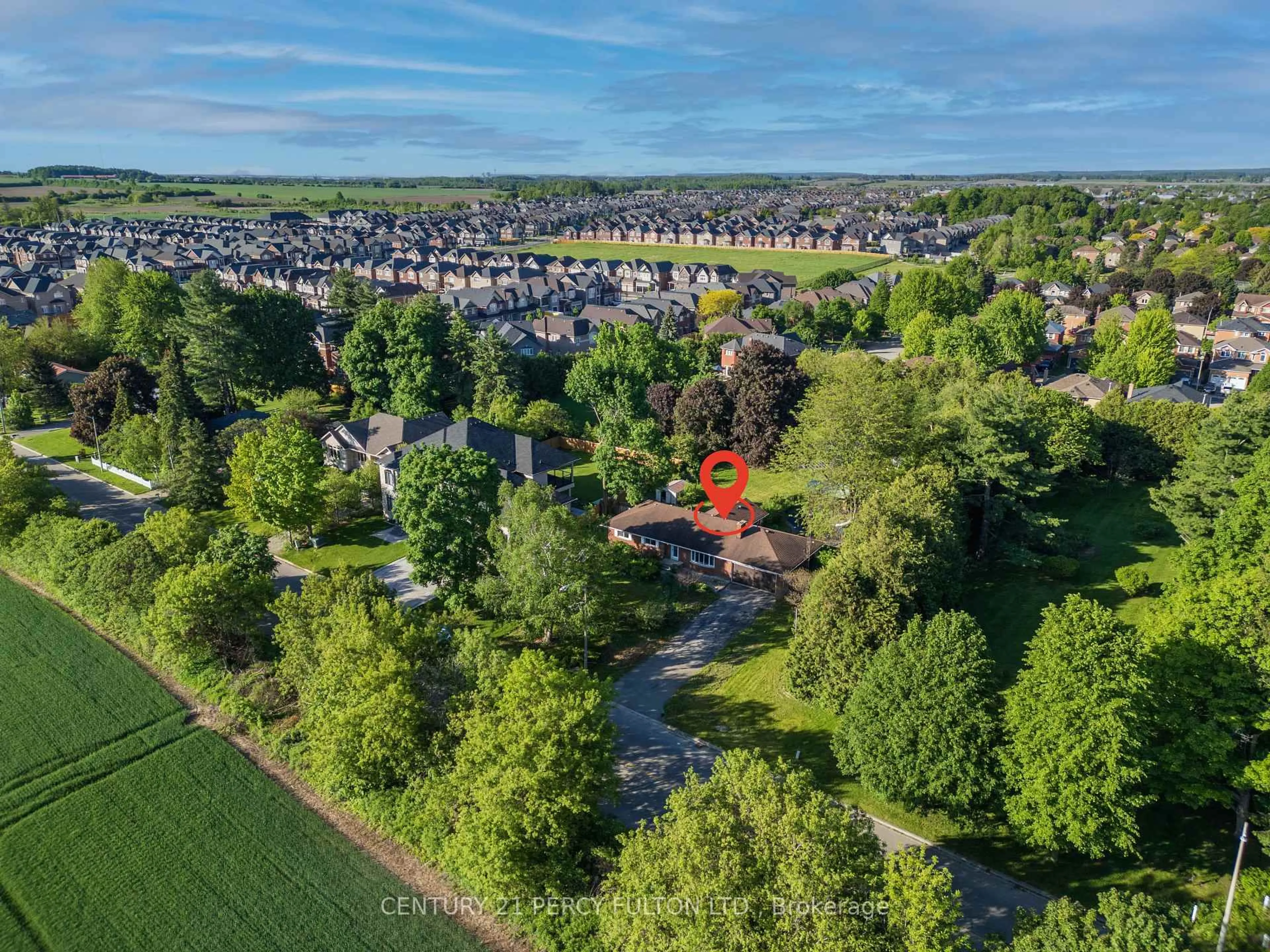 A pic from outside/outdoor area/front of a property/back of a property/a pic from drone, unknown for 10208 Tenth Line, Halton Hills Ontario L0P 1K0