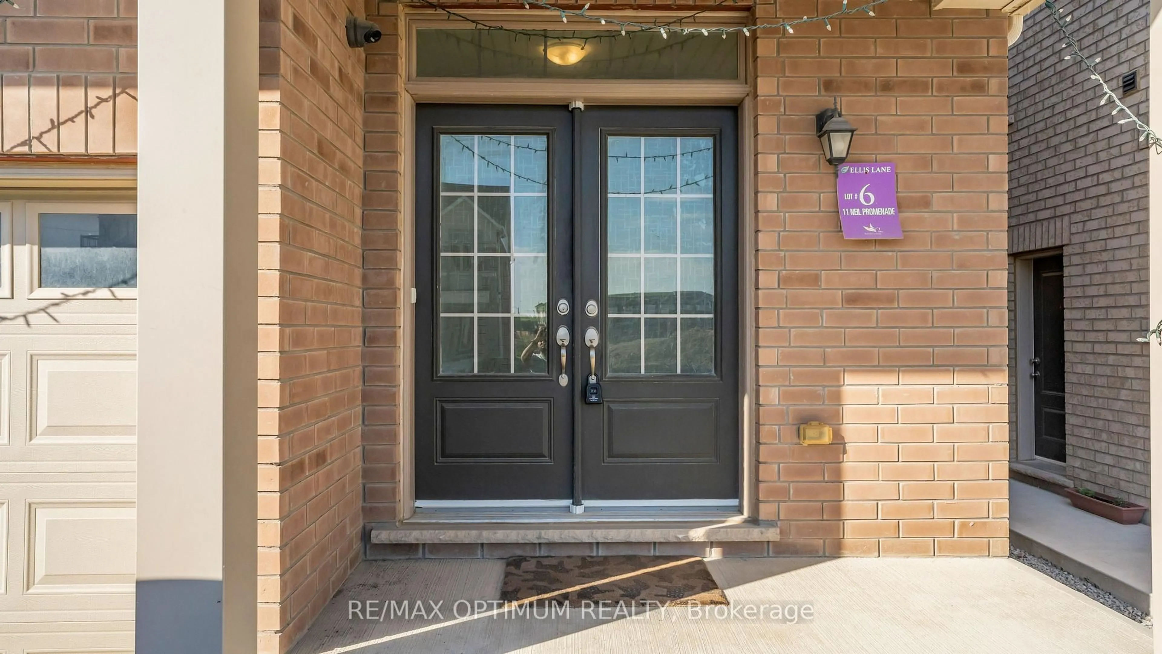 Indoor entryway for 11 Neil Prom, Caledon Ontario L7C 4H6