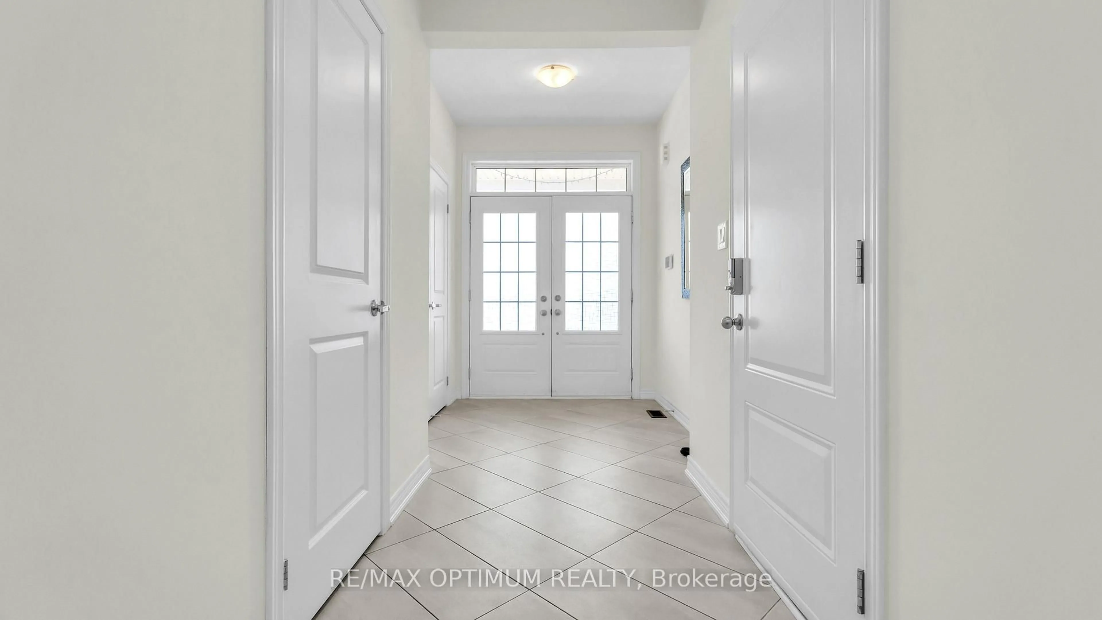 Indoor entryway for 11 Neil Prom, Caledon Ontario L7C 4H6