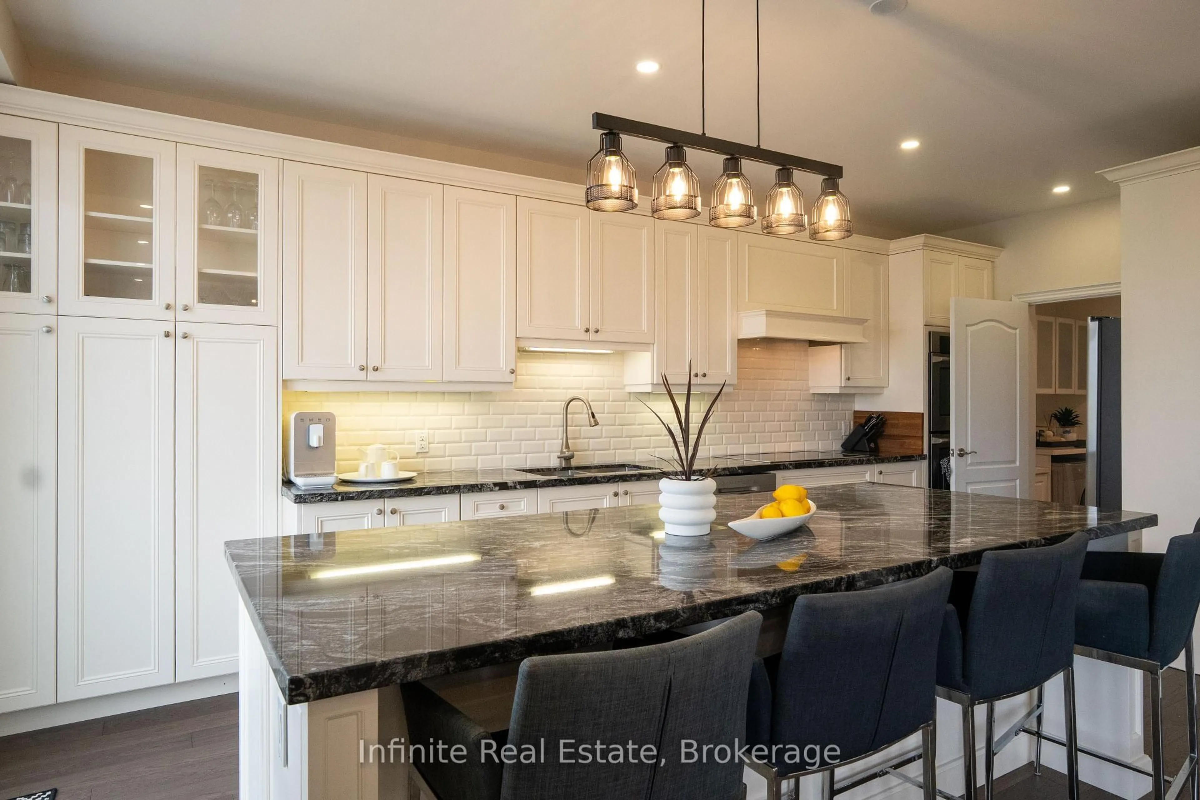 Contemporary kitchen, ceramic/tile floor for 44 Fawnridge Rd, Caledon Ontario L7C 3T9