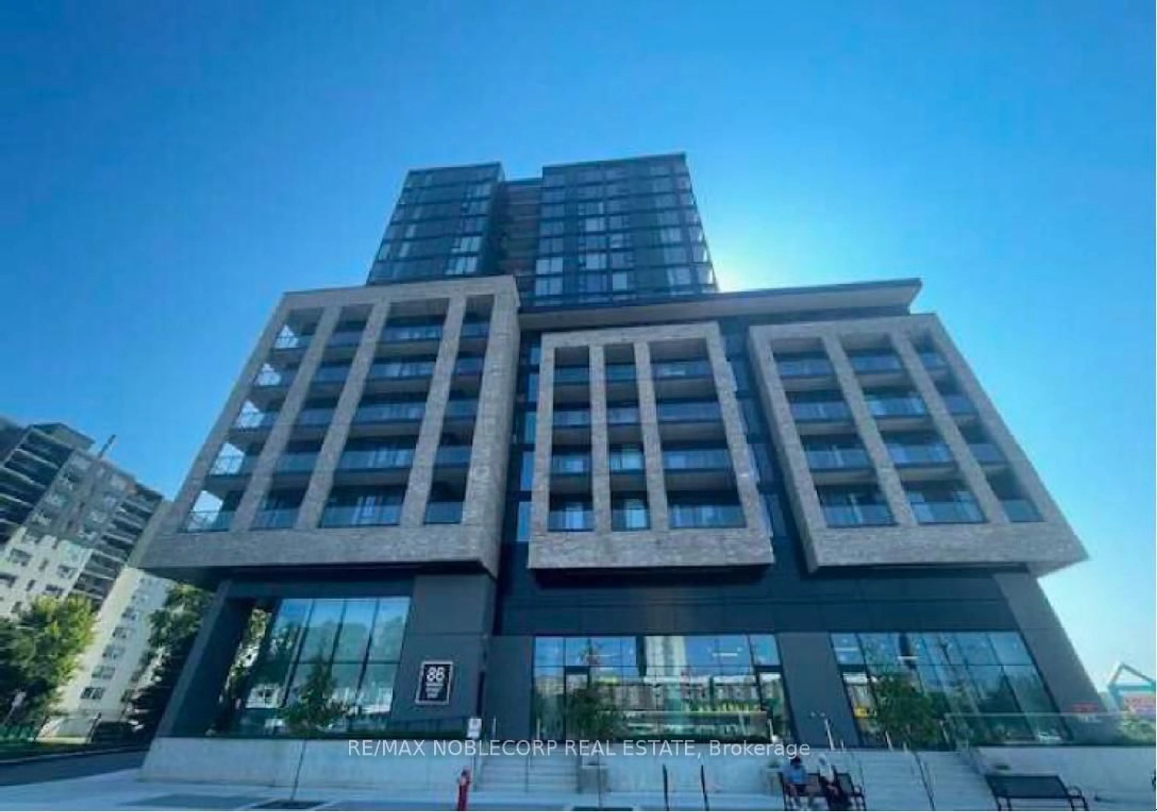 Indoor foyer for 86 Dundas St #1313, Mississauga Ontario L5A 0B1