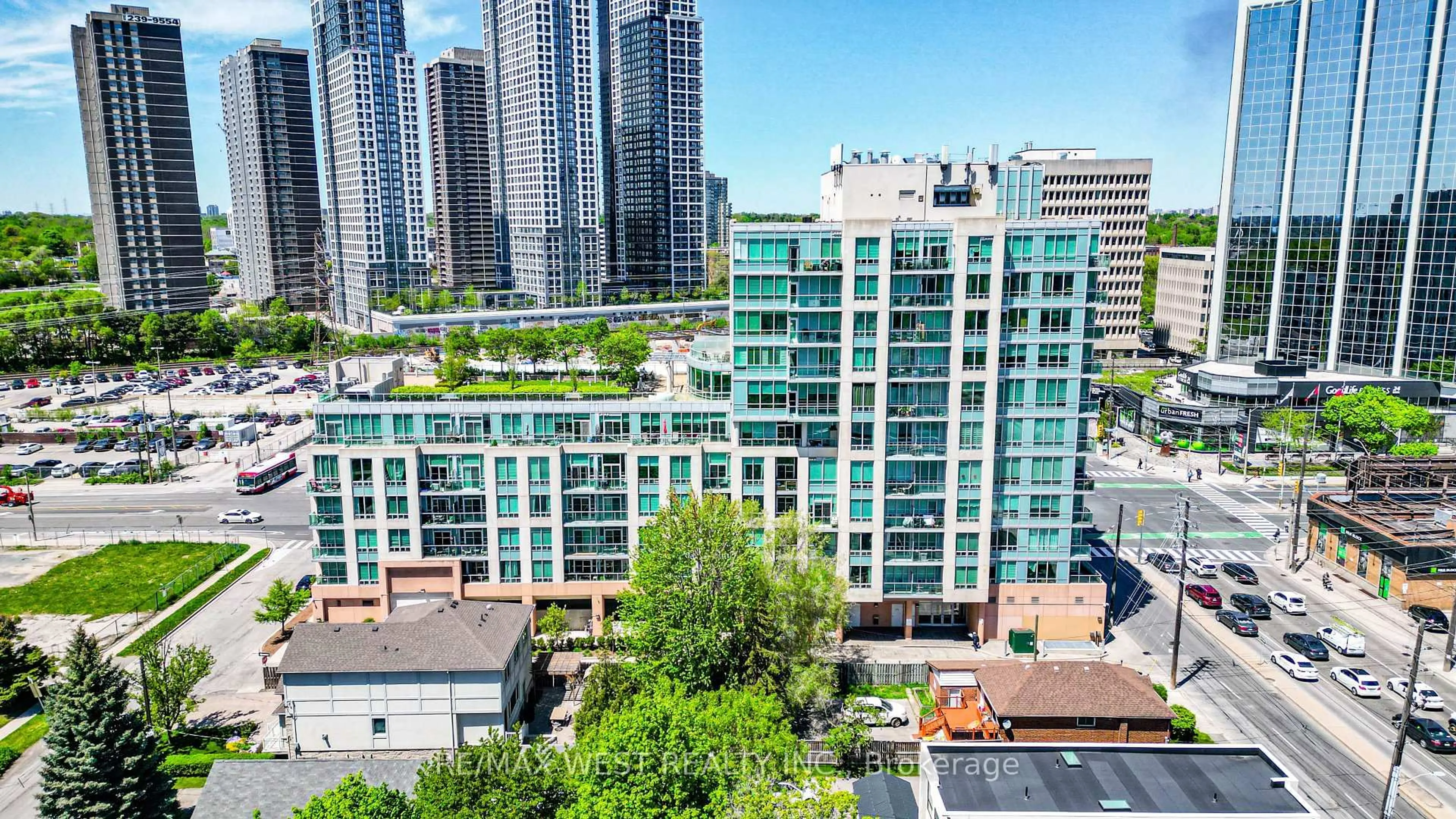 A pic from outside/outdoor area/front of a property/back of a property/a pic from drone, city buildings view from balcony for 3391 Bloor St #609, Toronto Ontario M8X 1G3