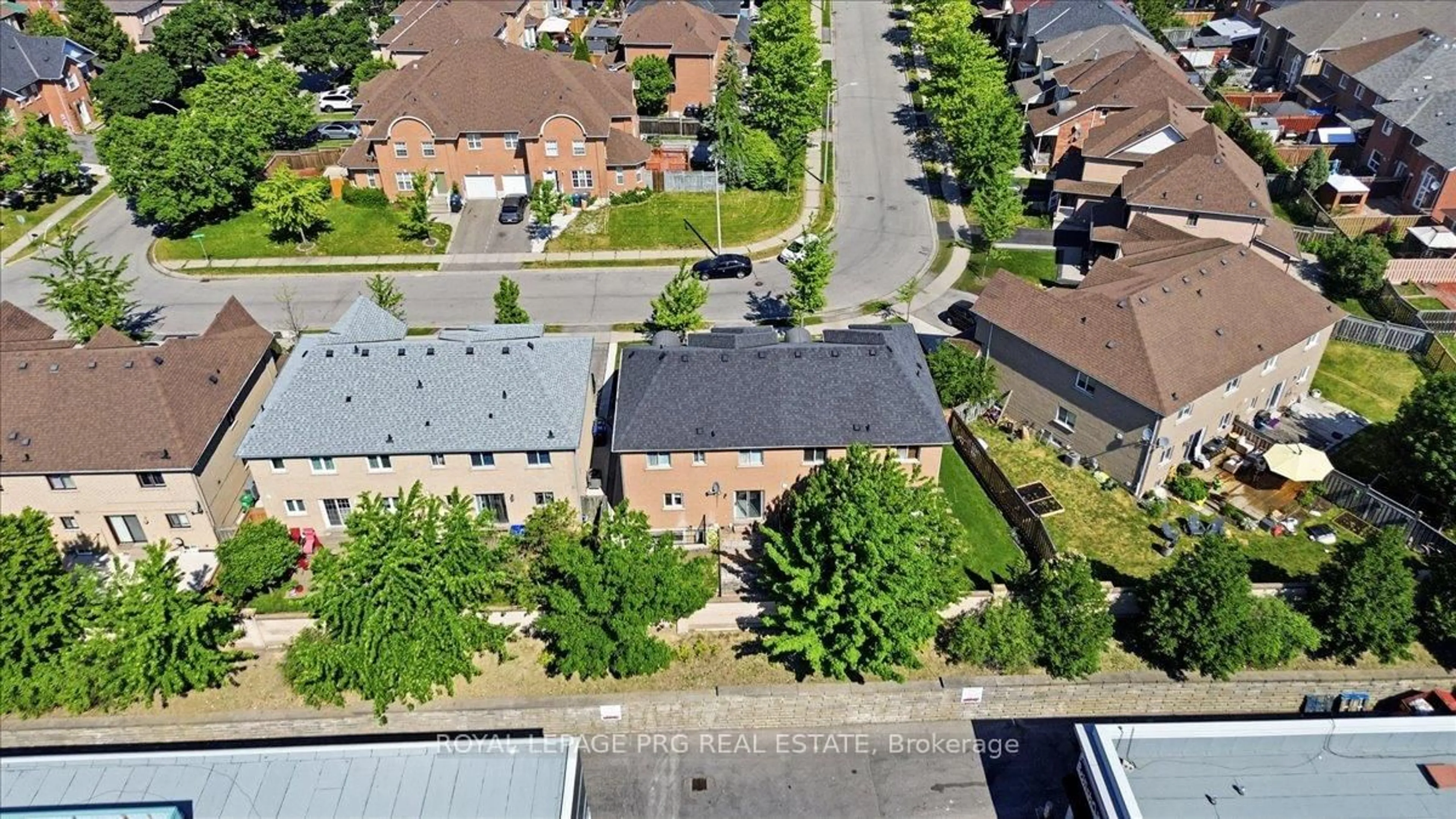 A pic from outside/outdoor area/front of a property/back of a property/a pic from drone, street for 65 Giraffe Ave, Brampton Ontario L6R 1Z1