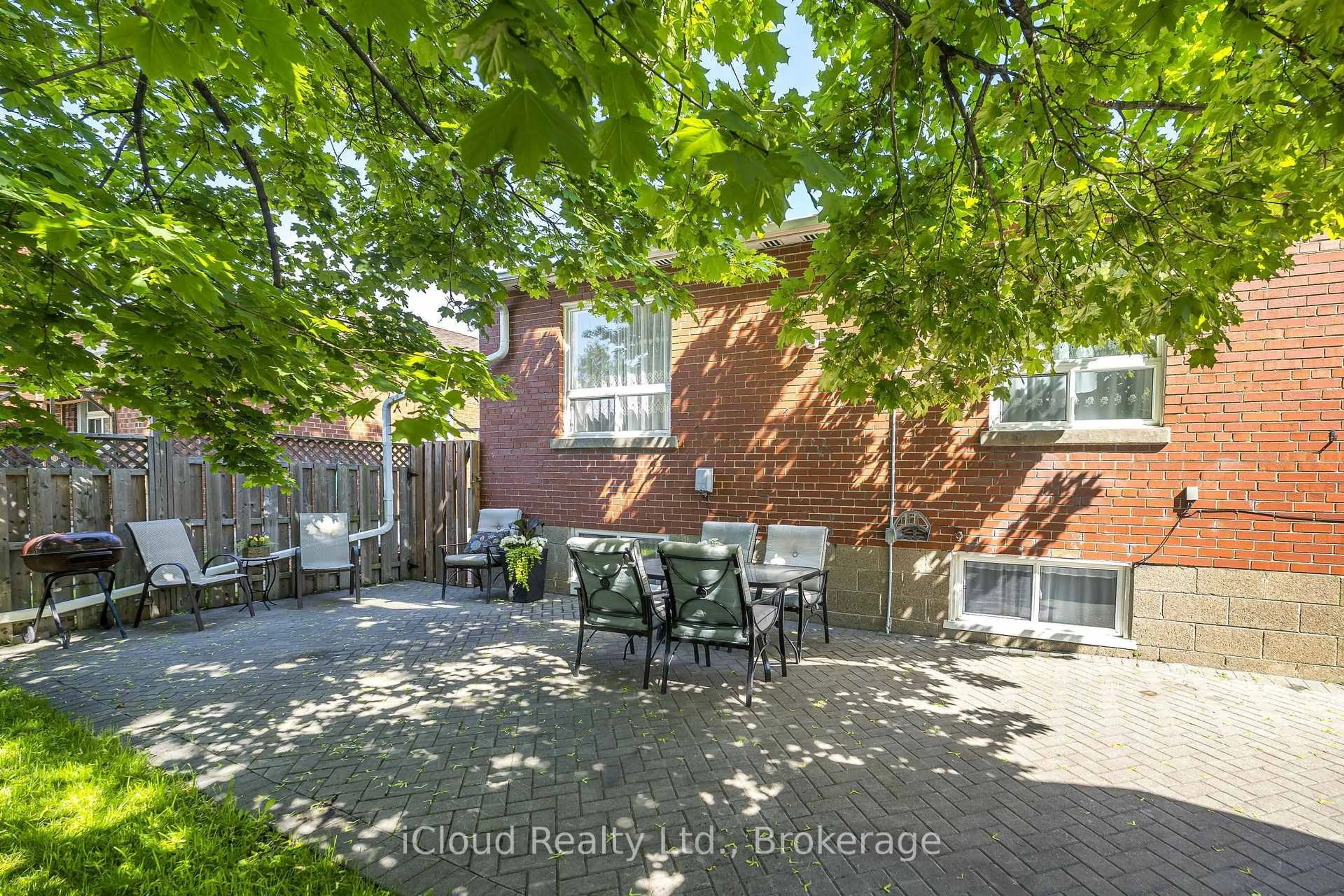 Patio, street for 127 Silverhill Dr, Toronto Ontario M9B 3W6