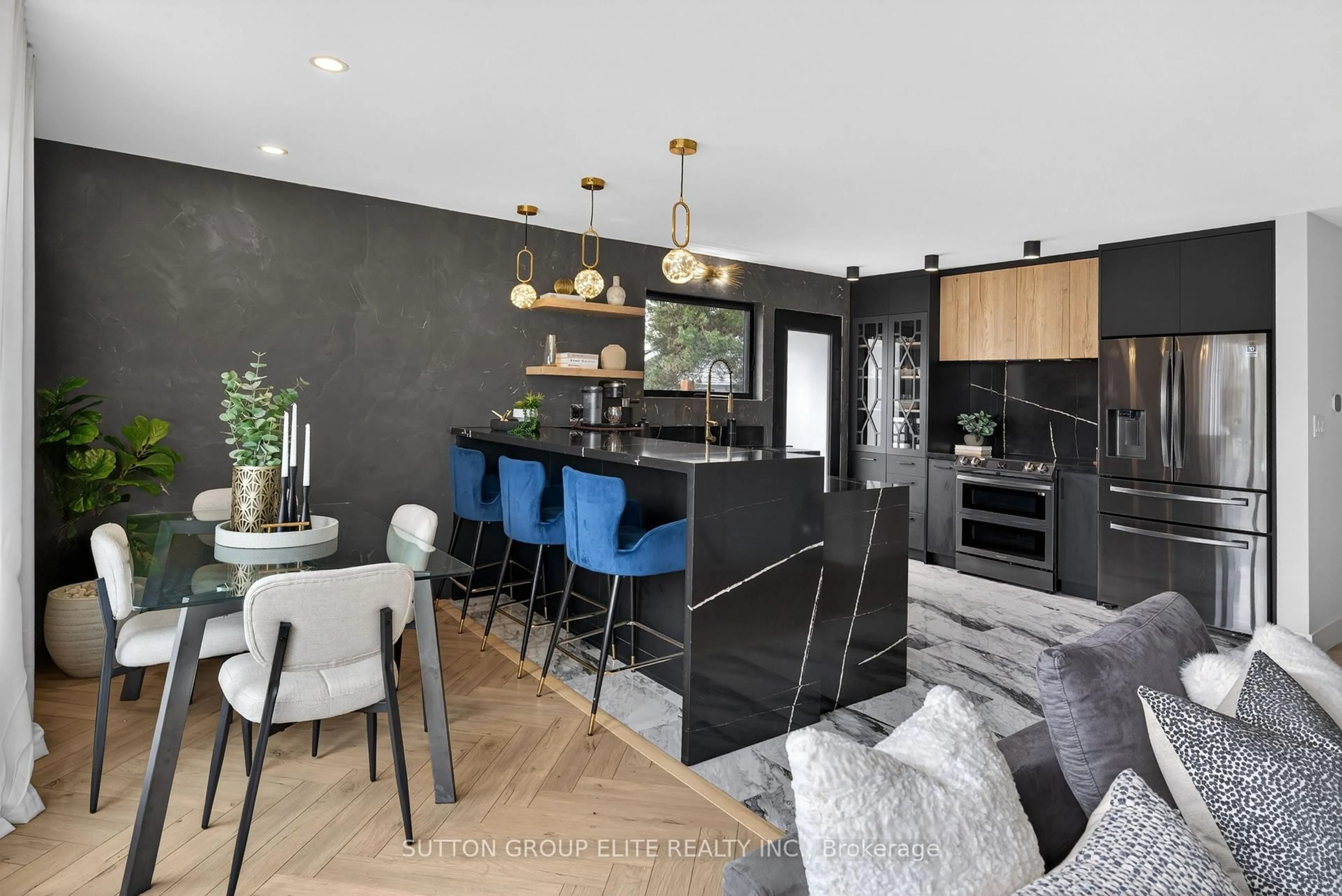 Contemporary kitchen, unknown for 19 Hardwick Crt, Toronto Ontario M9C 4G5