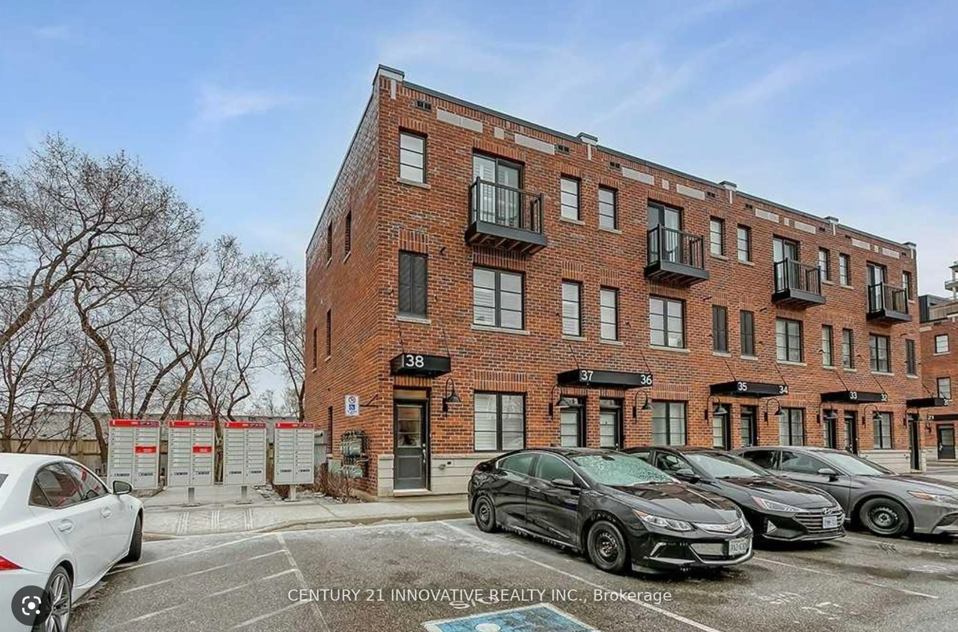 Home with brick exterior material, street for 70 Plains Rd #38, Burlington Ontario L7T 1E8