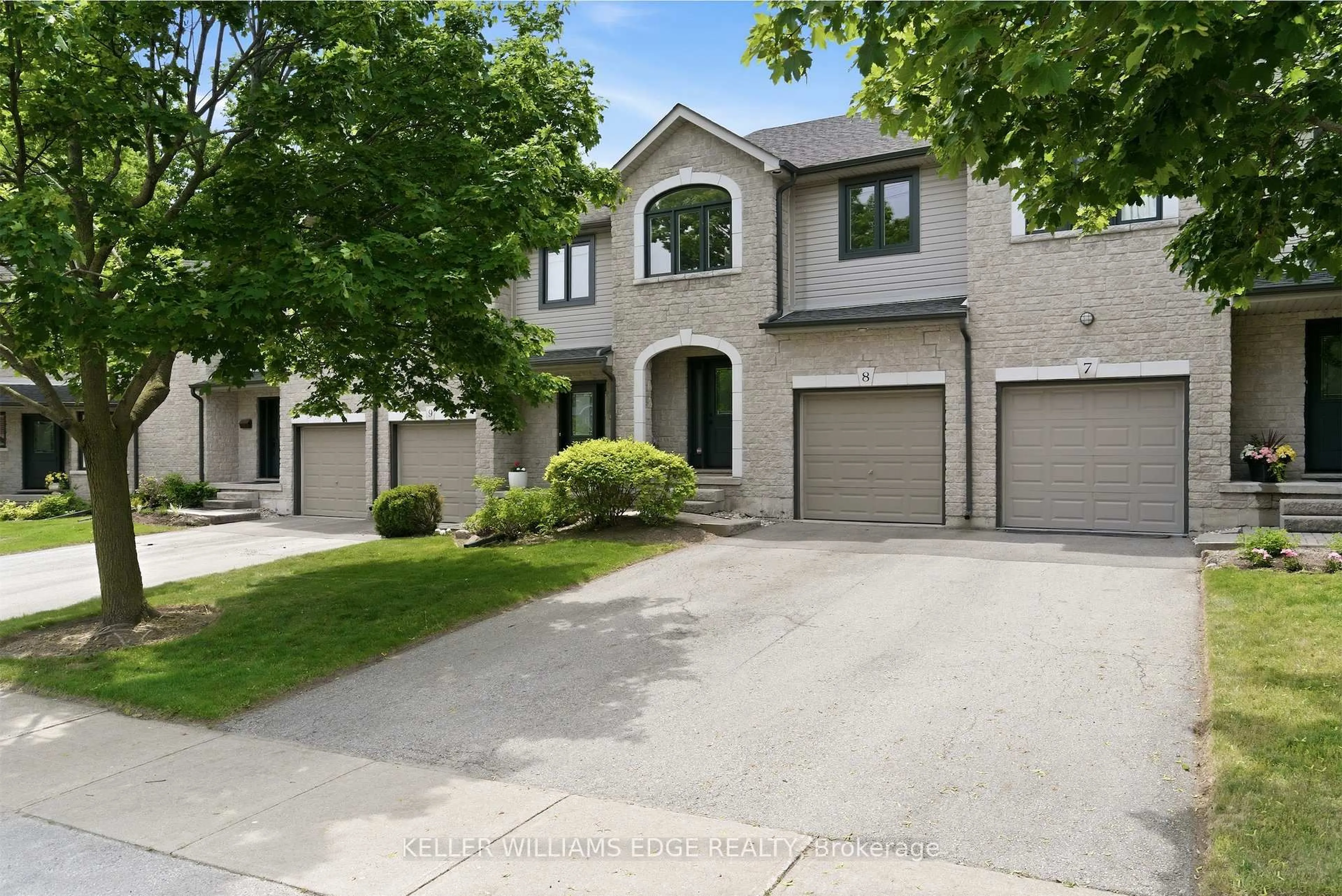 Unknown for 2110 Headon Rd #8, Burlington Ontario L7M 4S2