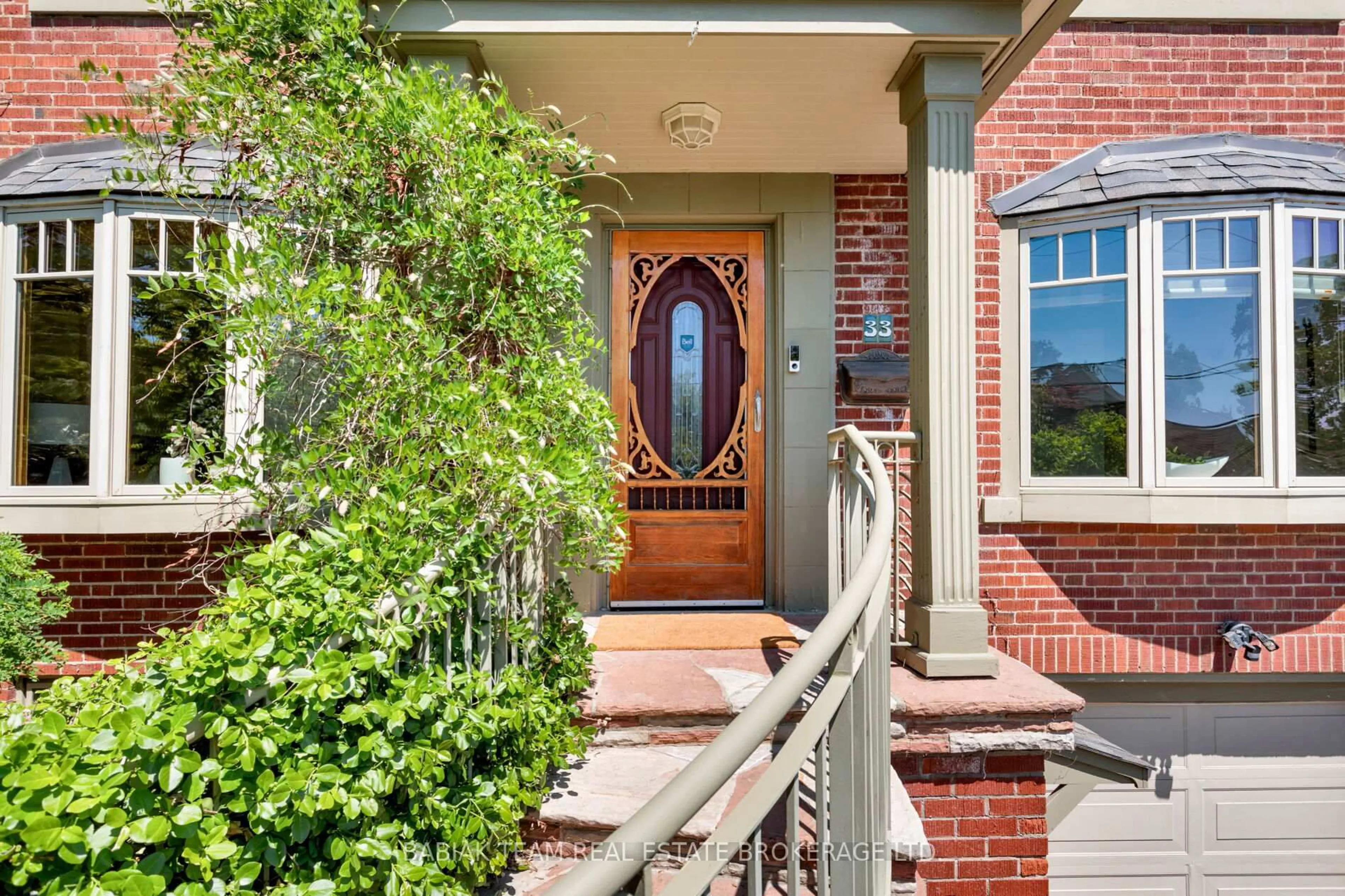 Indoor entryway for 33 Halford Ave, Toronto Ontario M6S 4G1